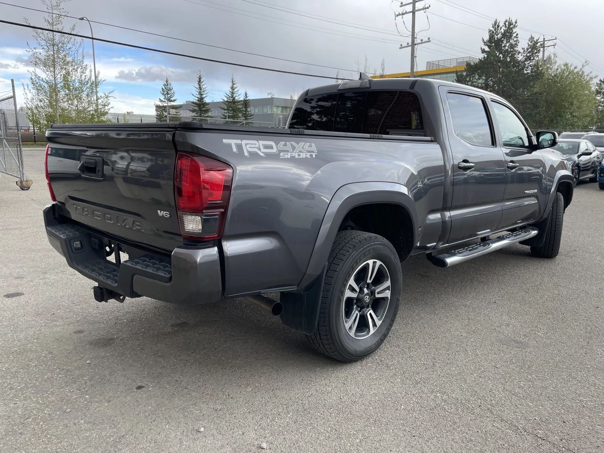 2018 Toyota Tacoma SR5 - Image 6