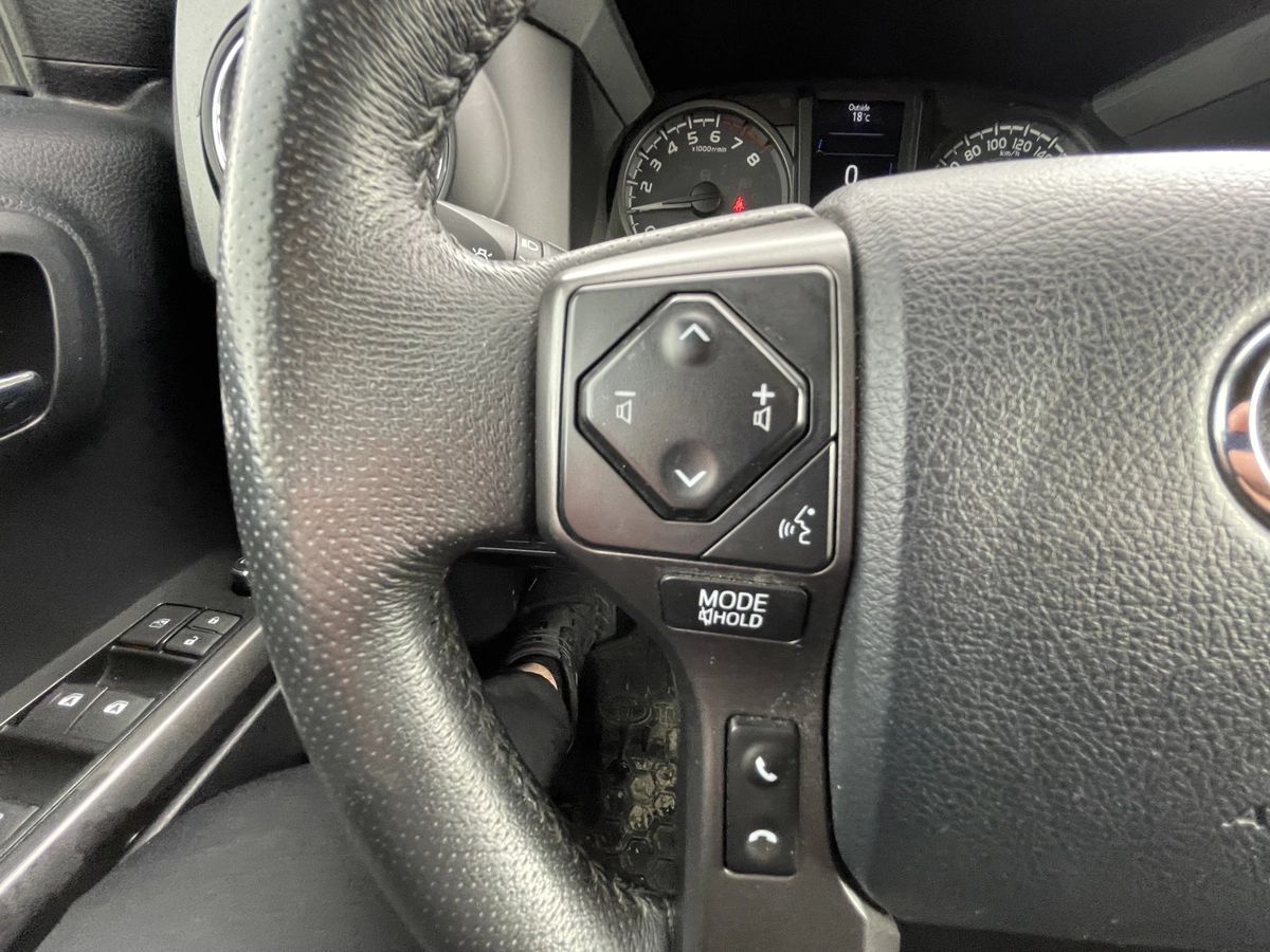 2018 Toyota Tacoma SR5 - Image 28