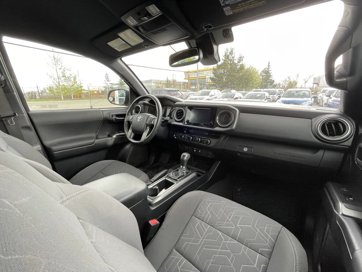2018 Toyota Tacoma SR5 - Image 20