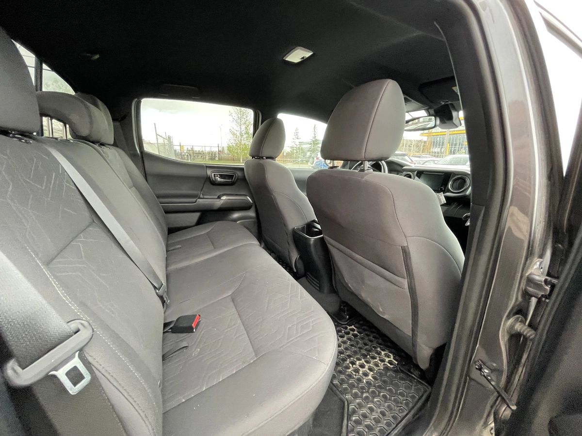 2018 Toyota Tacoma SR5 - Image 19