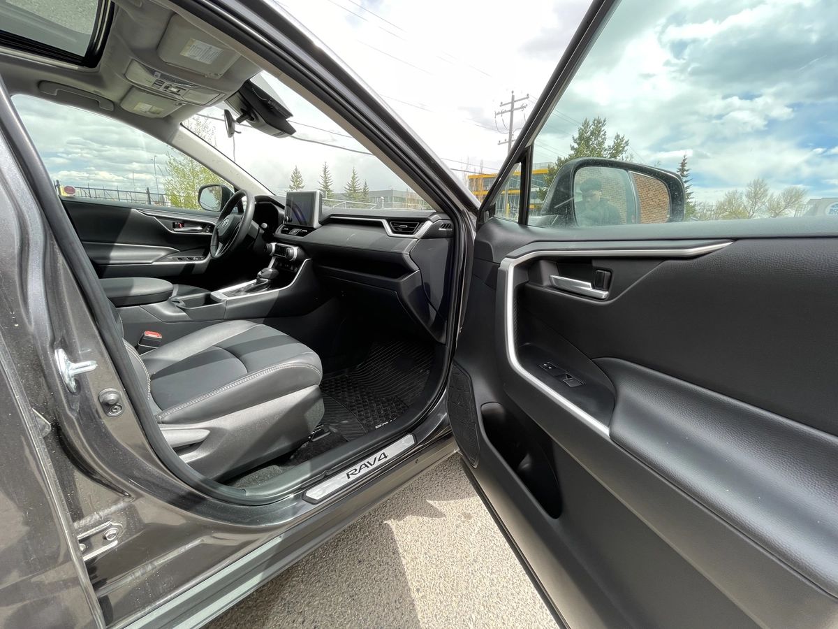 2024 Toyota RAV4 XLE - Image 25