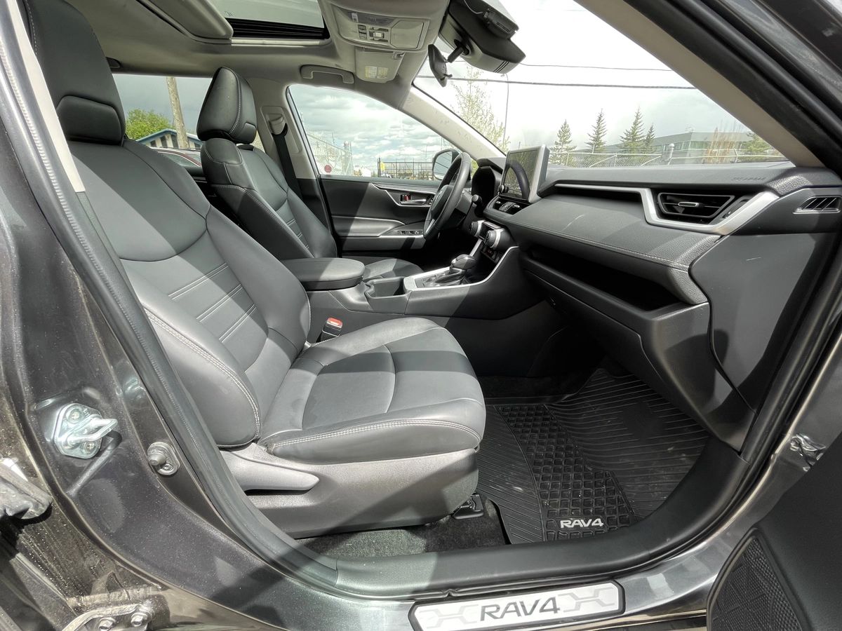 2024 Toyota RAV4 XLE - Image 27