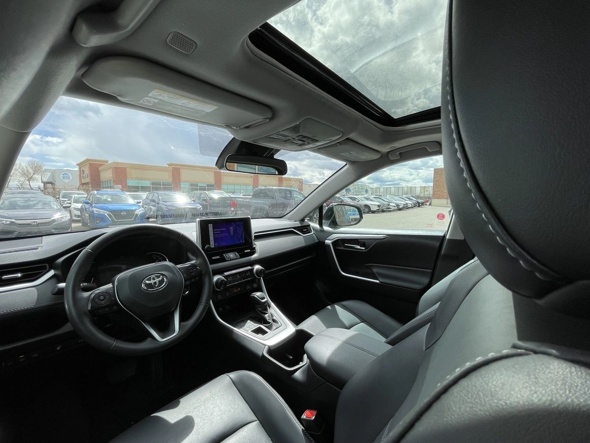 2024 Toyota RAV4 XLE - Image 19