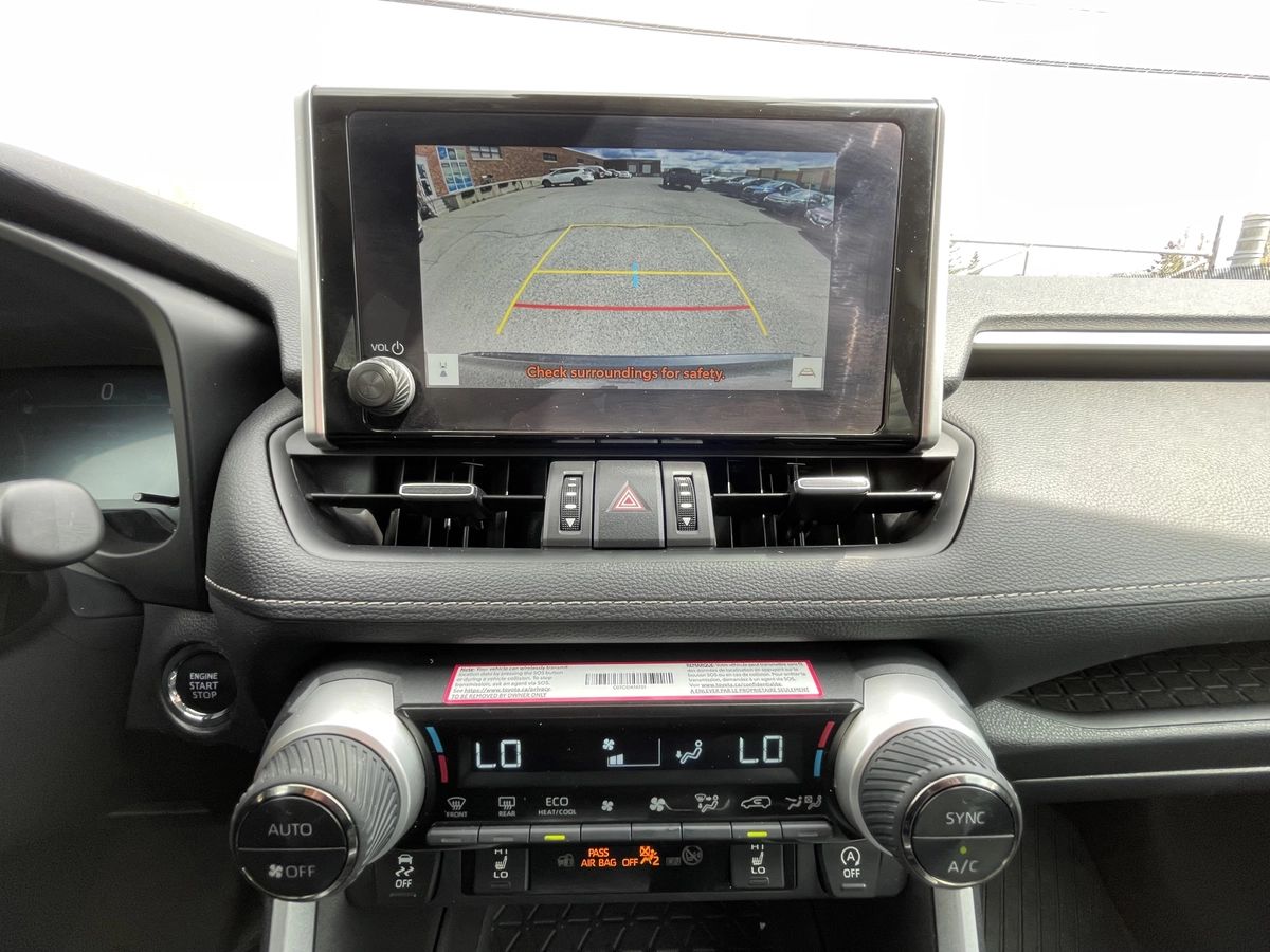 2024 Toyota RAV4 XLE - Image 31