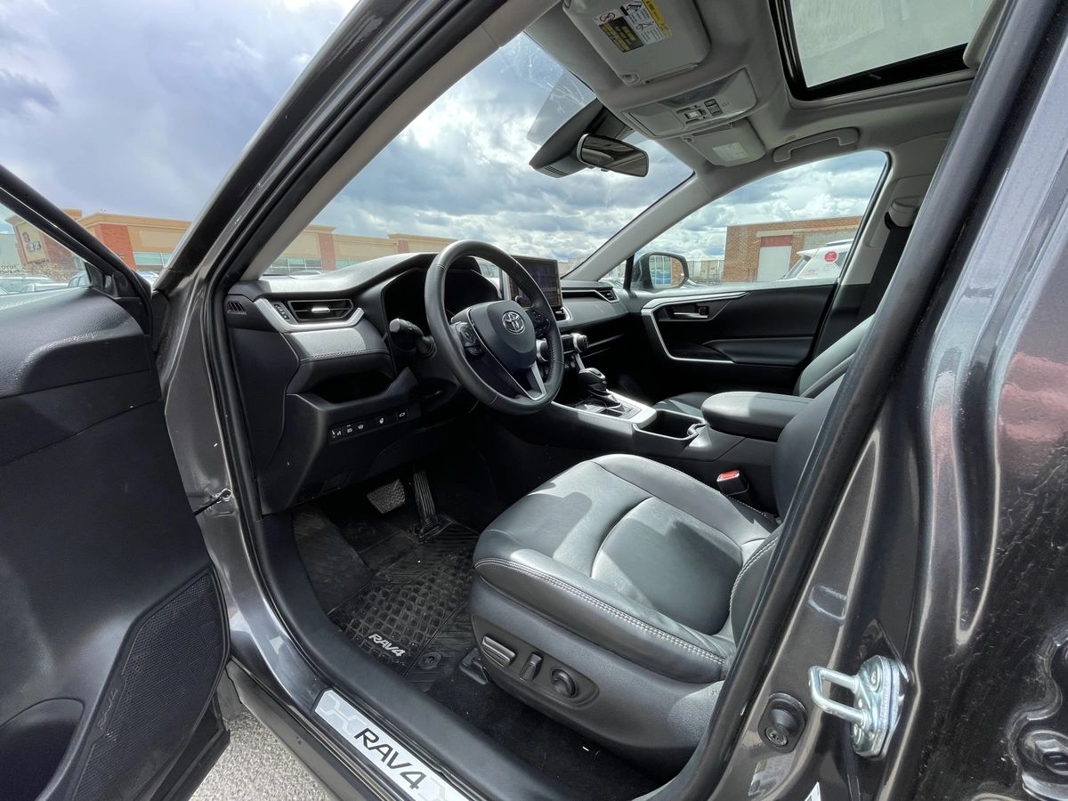 2024 Toyota RAV4 XLE - Image 12