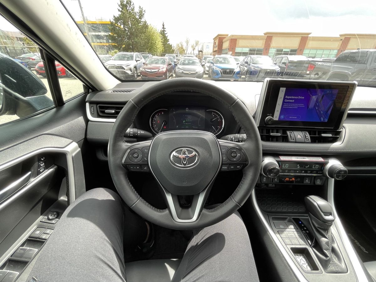 2024 Toyota RAV4 XLE - Image 29
