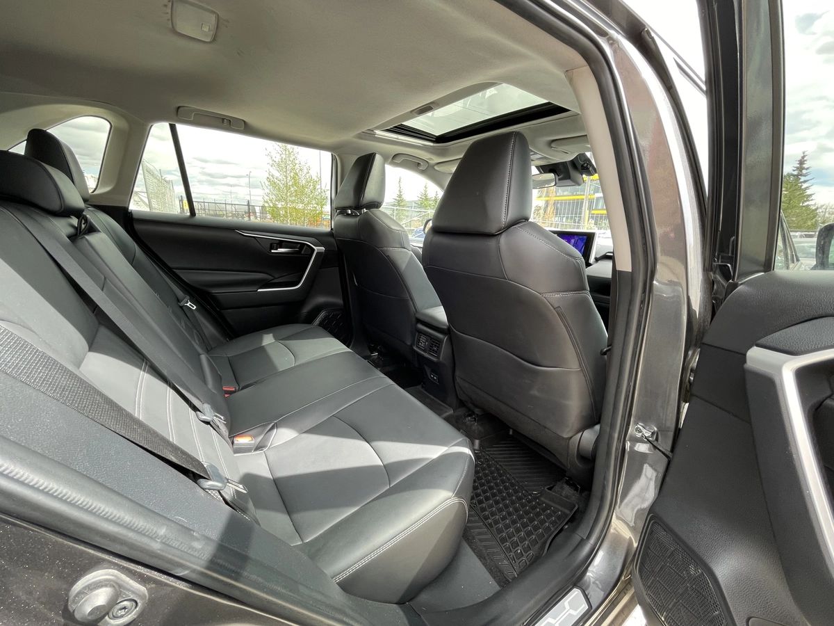 2024 Toyota RAV4 XLE - Image 23