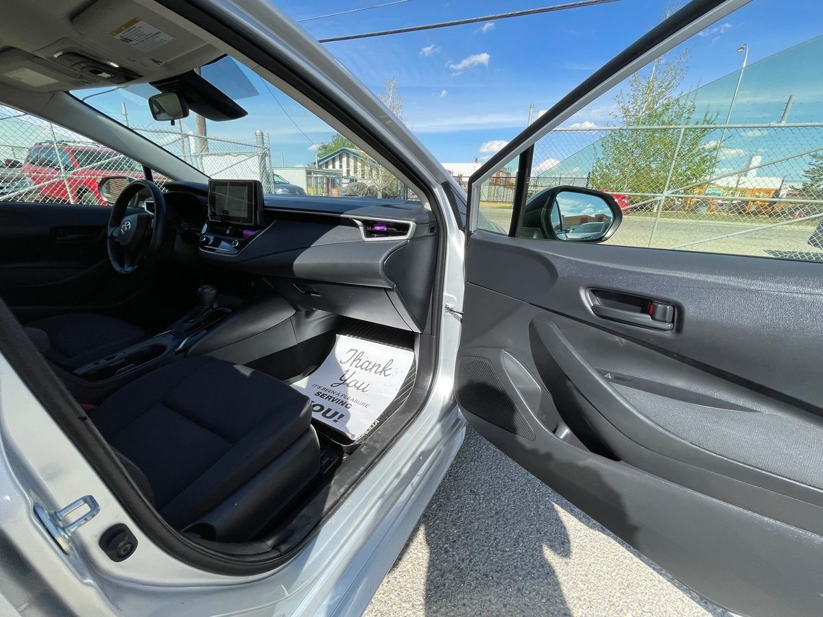 2025 Toyota Corolla Hybrid - Image 18