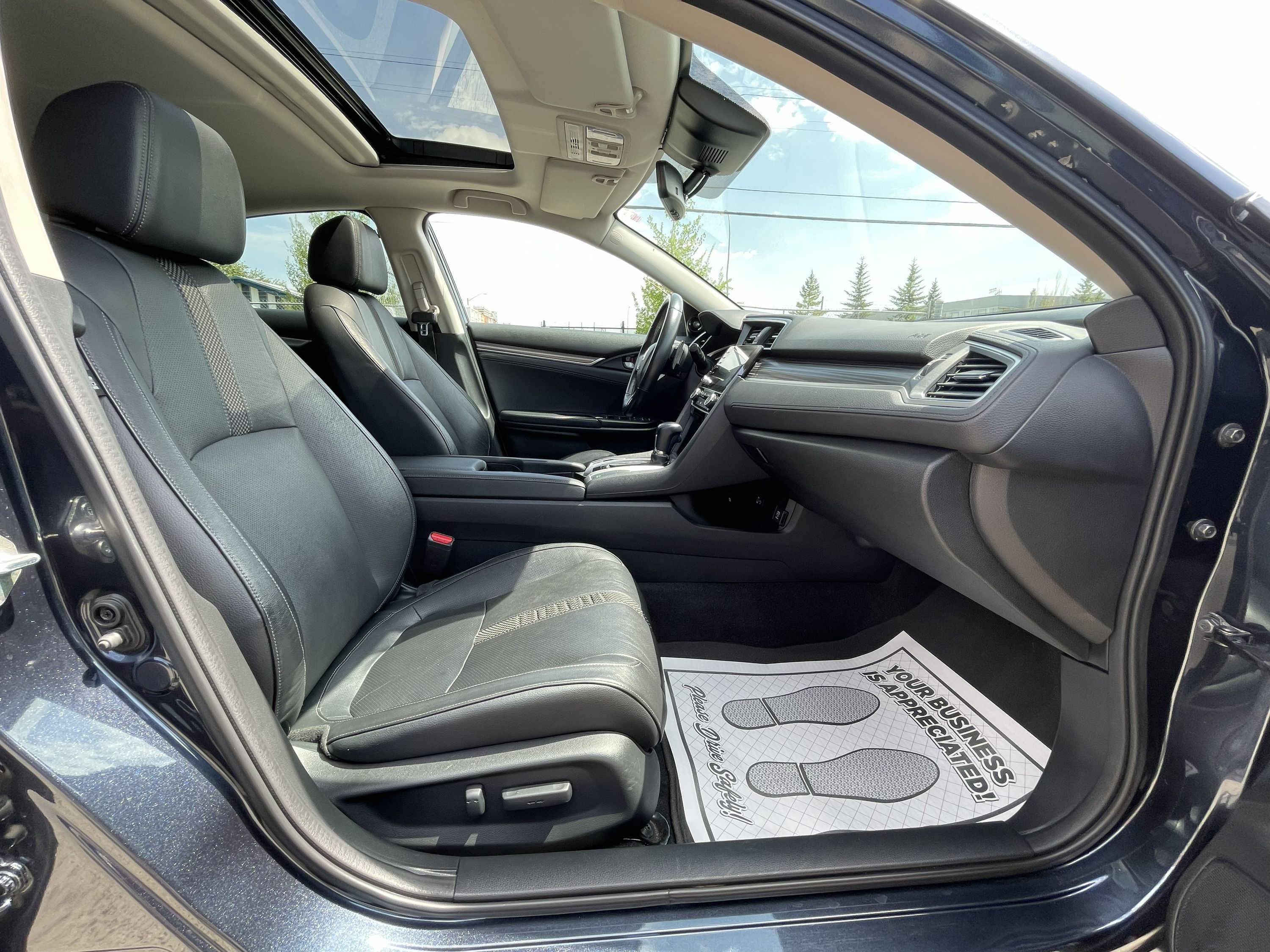 2019 Honda Civic Sedan Touring - Image 24