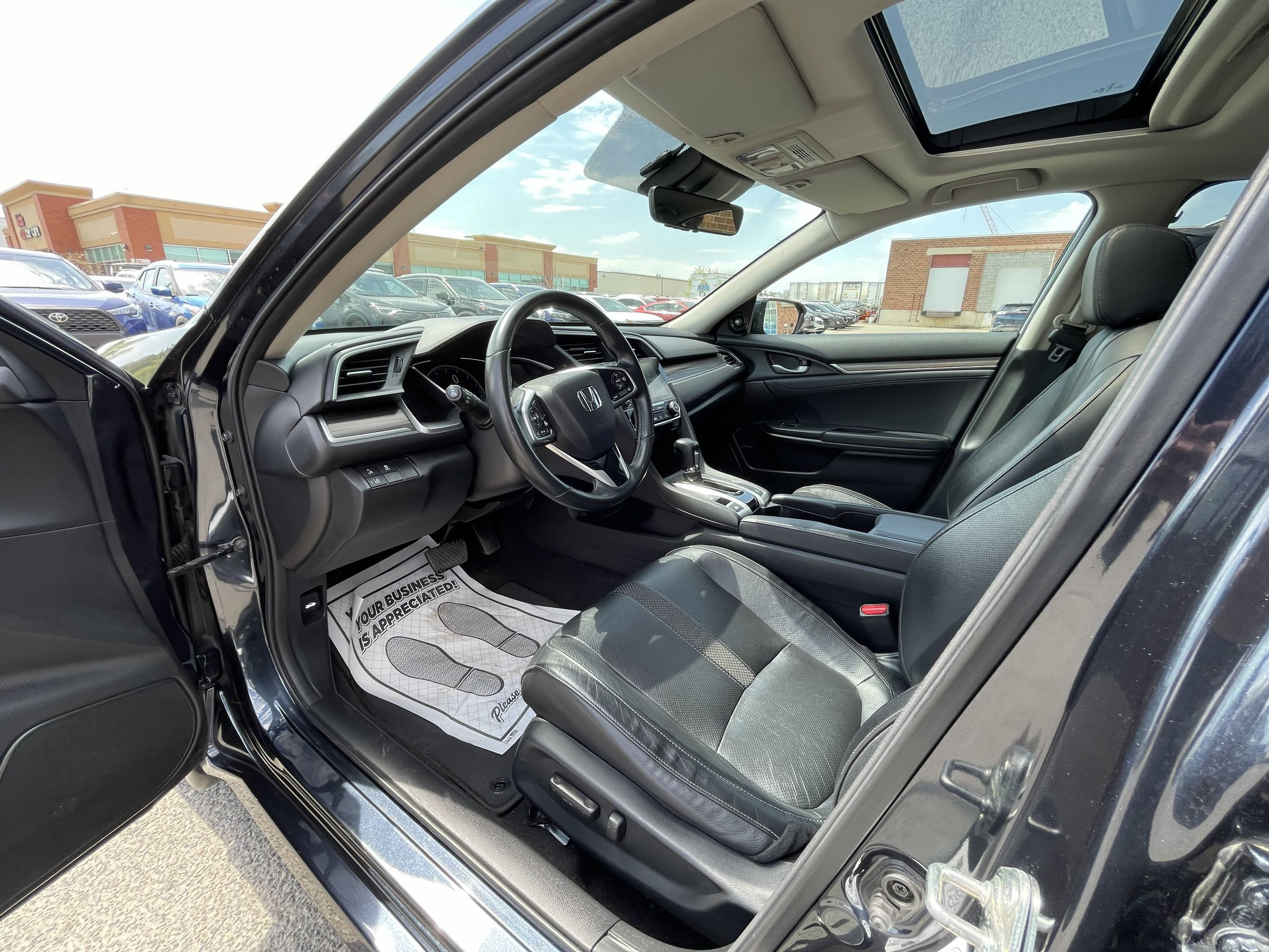 2019 Honda Civic Sedan Touring - Image 10