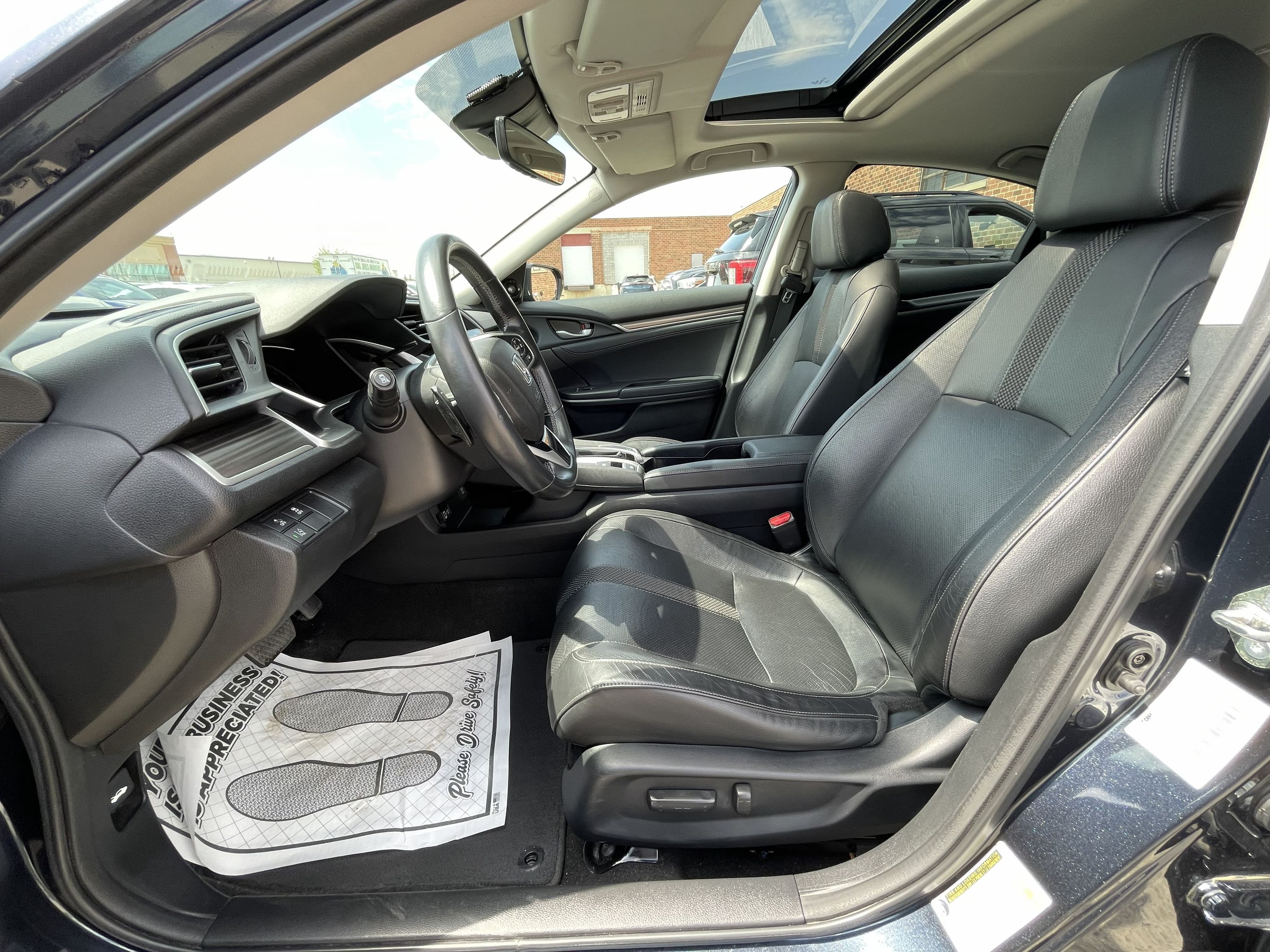 2019 Honda Civic Sedan Touring - Image 12