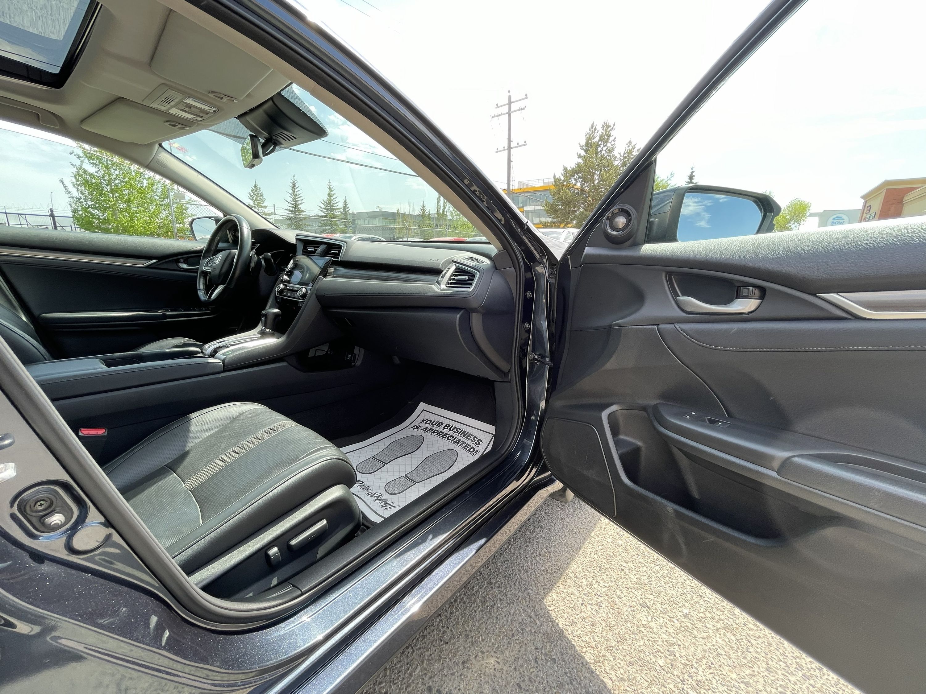 2019 Honda Civic Sedan Touring - Image 22