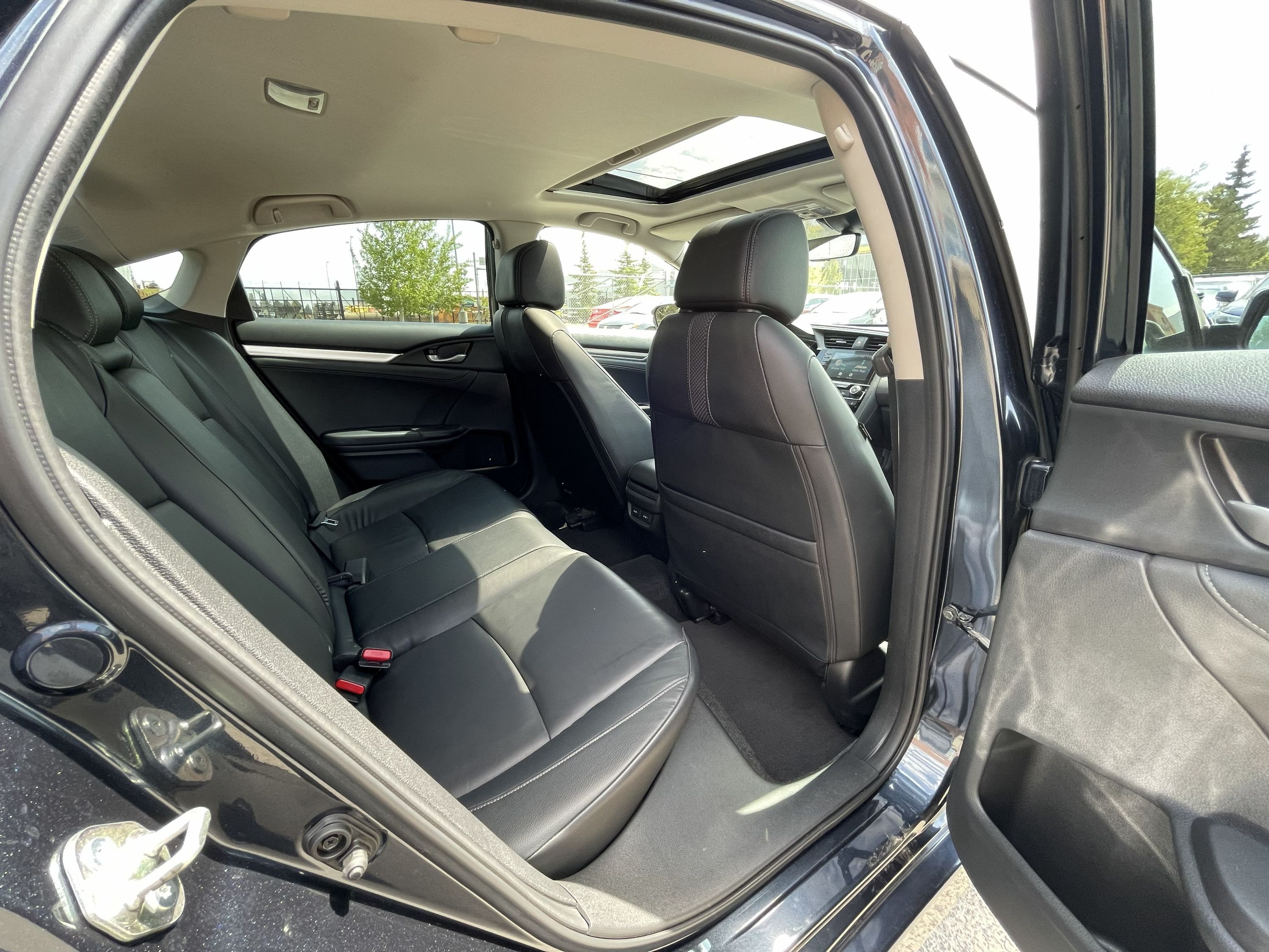 2019 Honda Civic Sedan Touring - Image 20