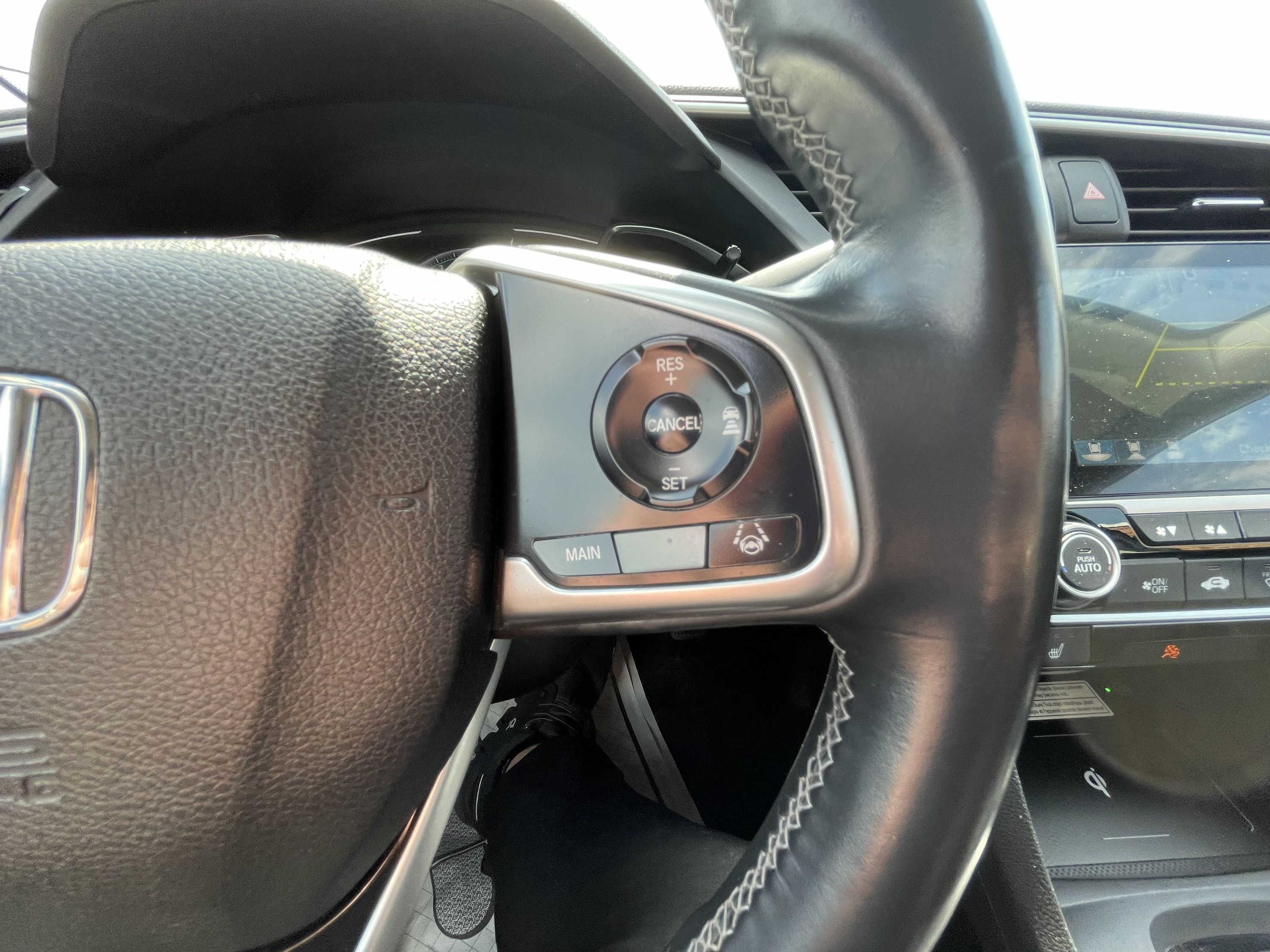2019 Honda Civic Sedan Touring - Image 30
