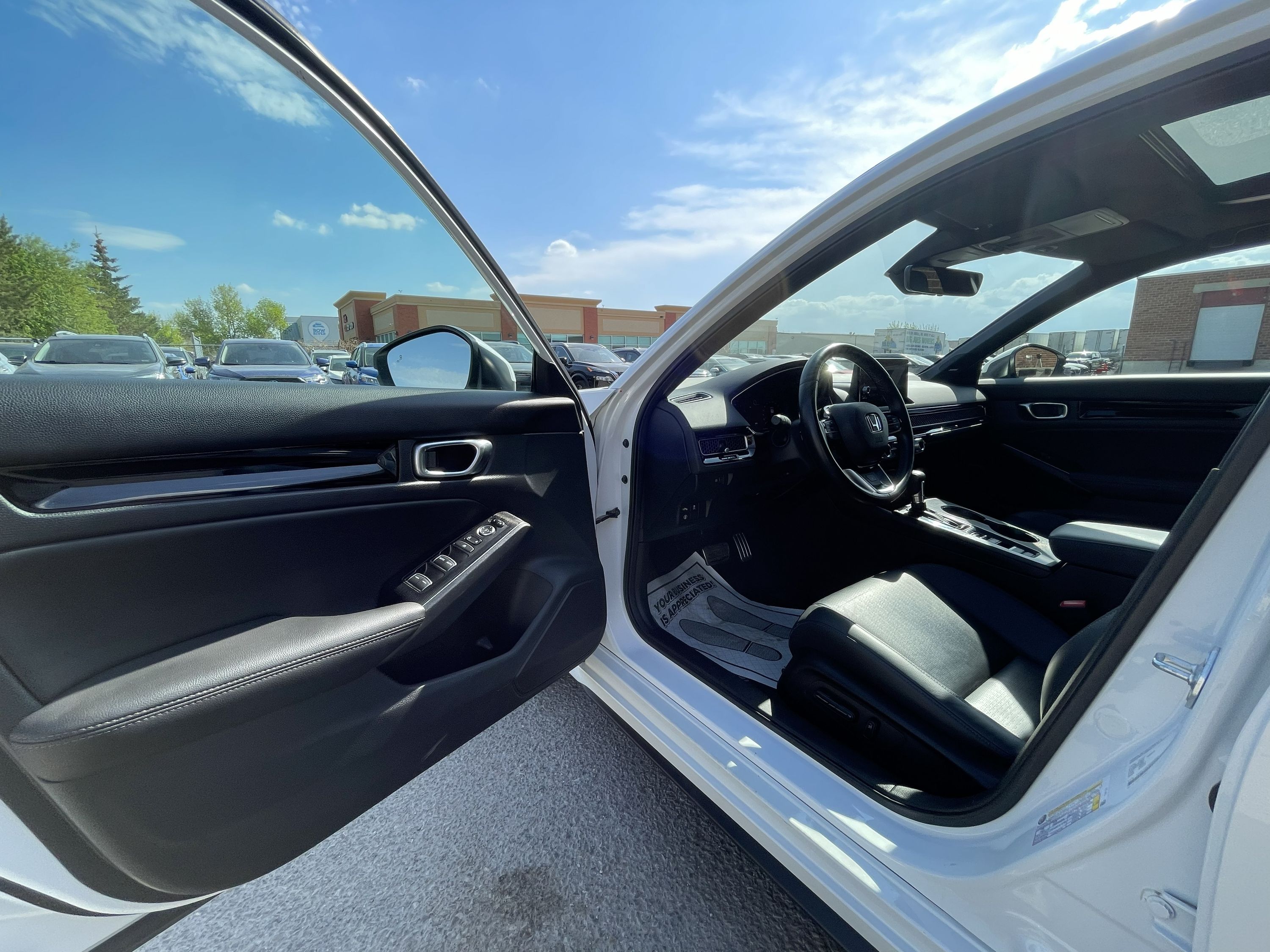 2022 Honda Civic Hatchback Sport Touring - Image 10