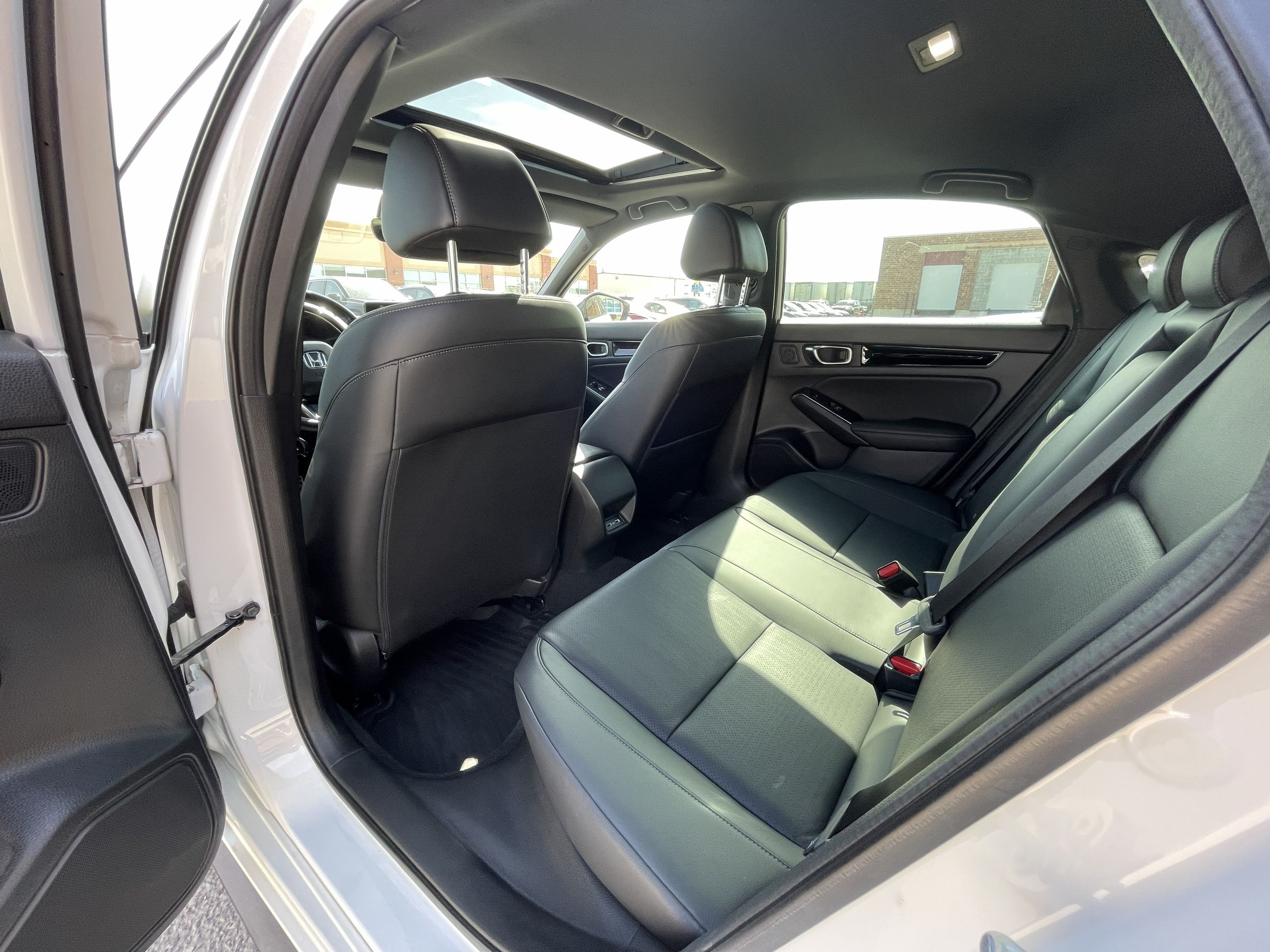 2022 Honda Civic Hatchback Sport Touring - Image 14