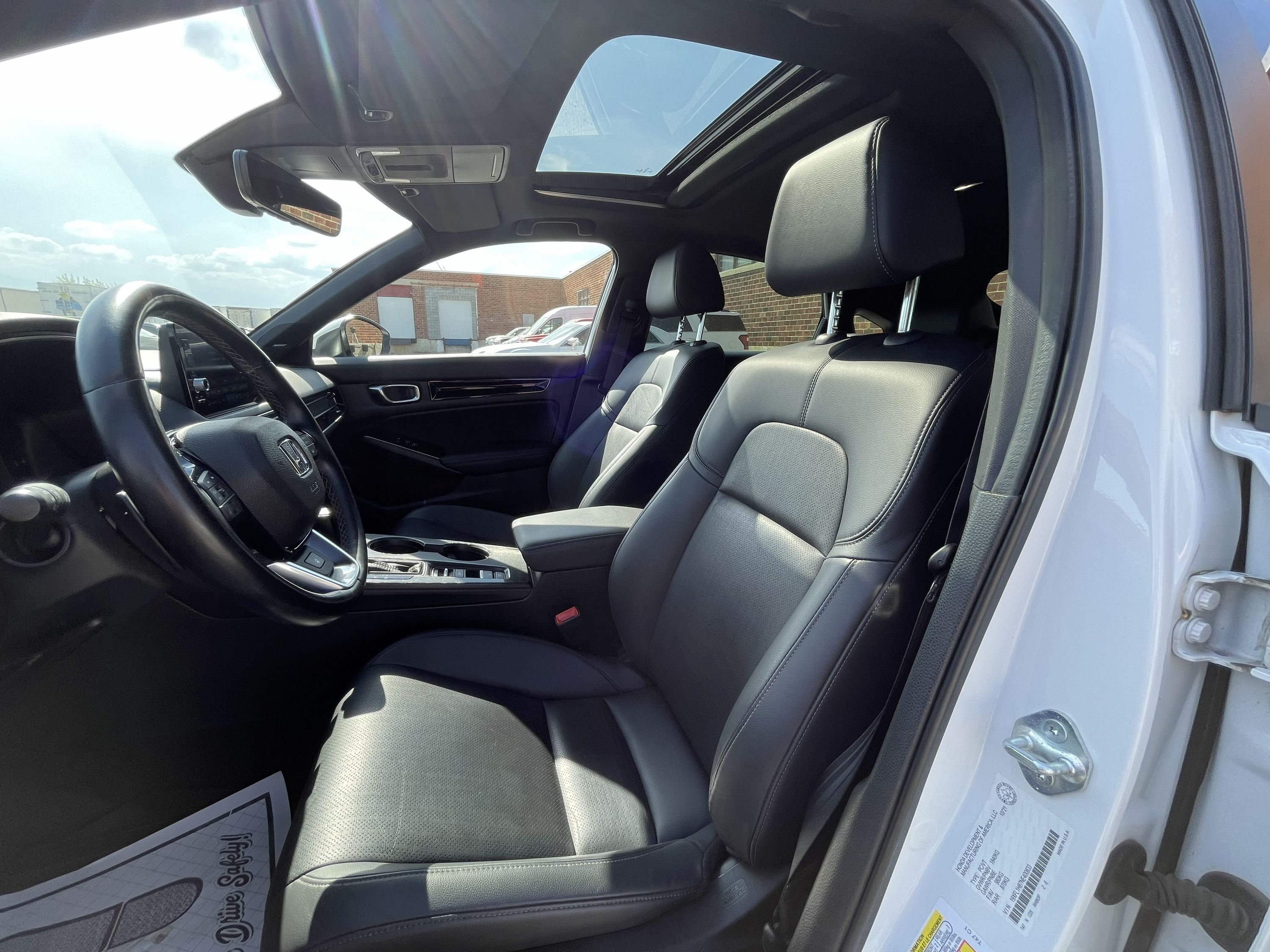 2022 Honda Civic Hatchback Sport Touring - Image 13