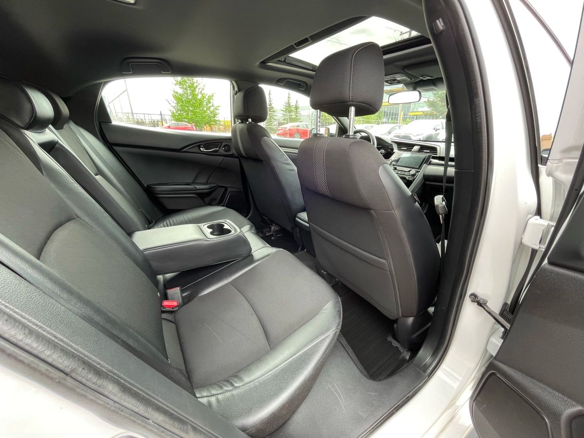 2020 Honda Civic Hatchback Sport - Image 19