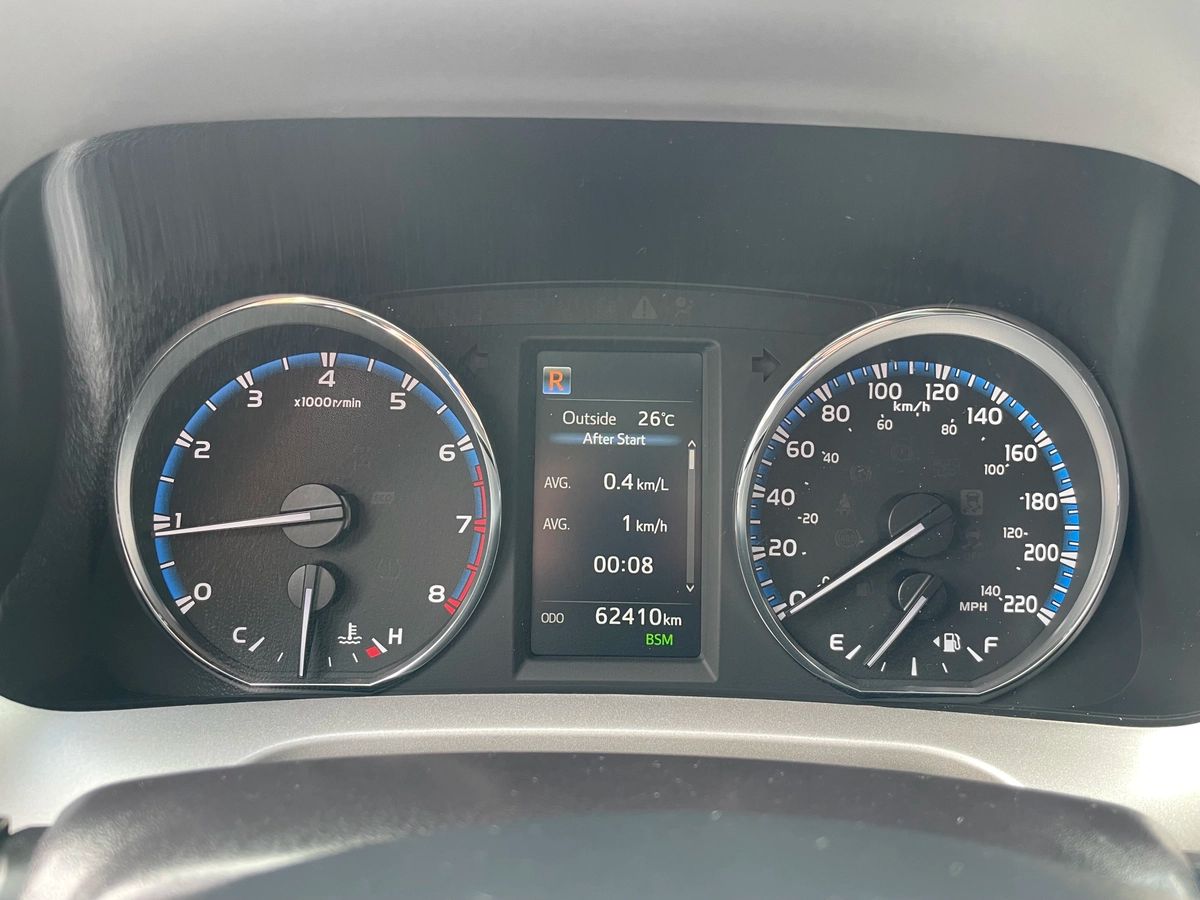 2017 Toyota RAV4 - Image 8