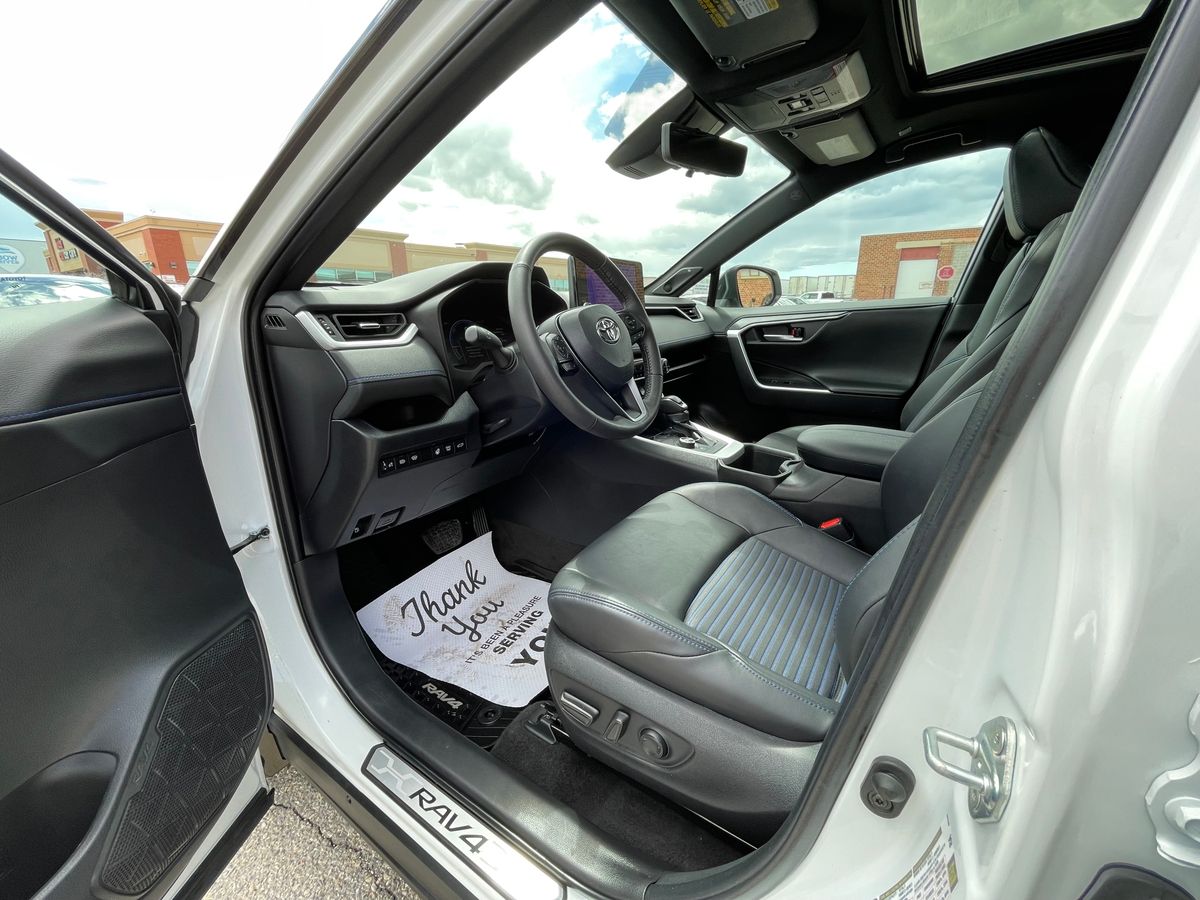 2023 Toyota RAV4 Hybrid - Image 10