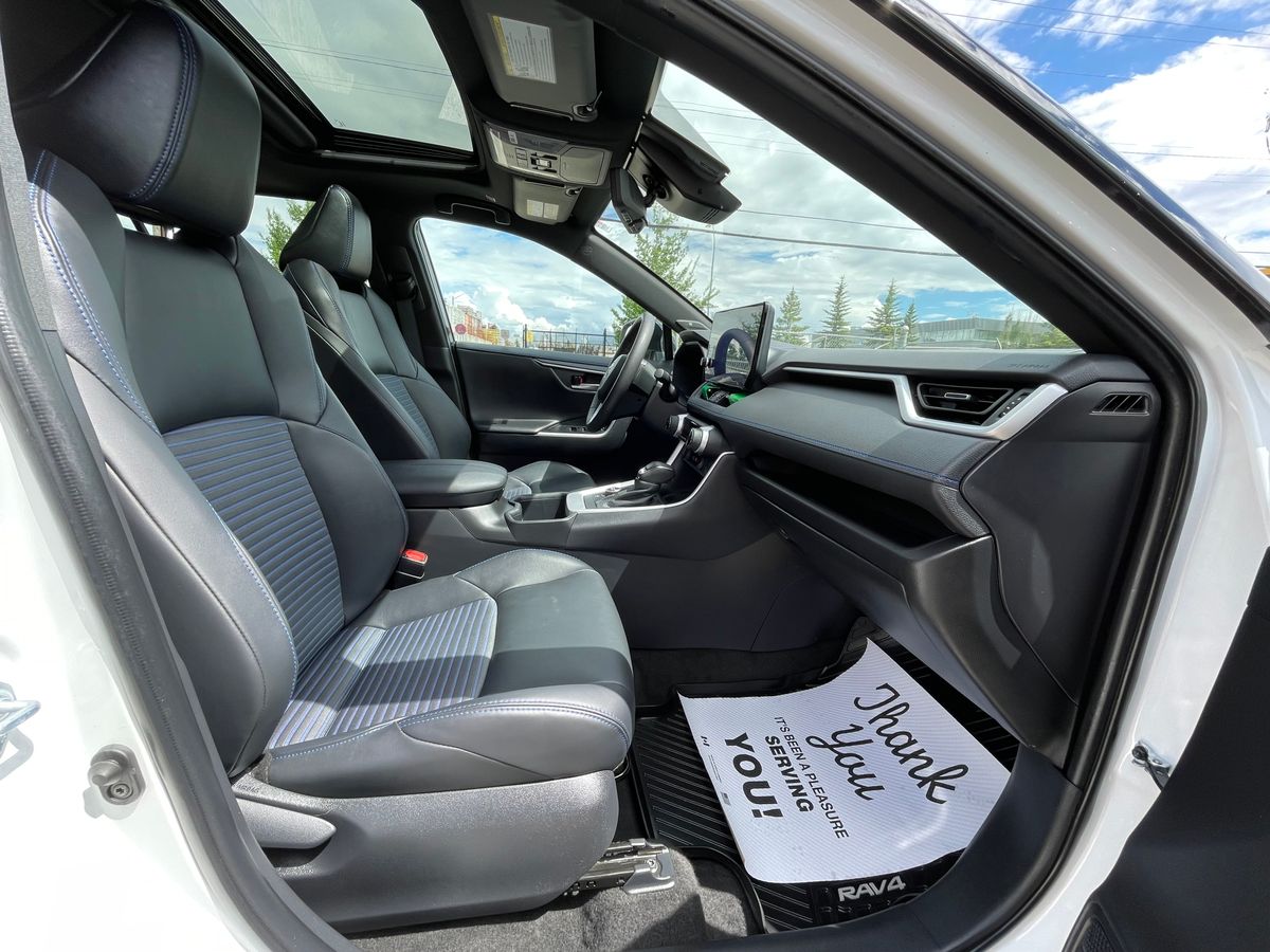 2023 Toyota RAV4 Hybrid - Image 25