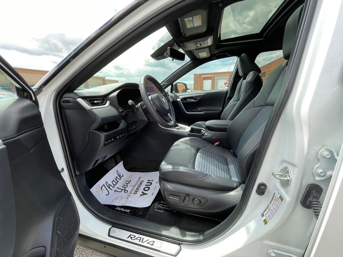 2023 Toyota RAV4 Hybrid - Image 11