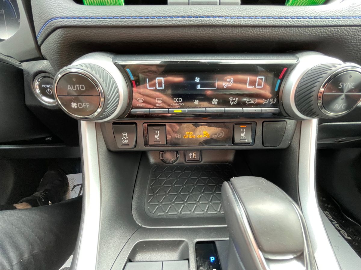 2023 Toyota RAV4 Hybrid - Image 29