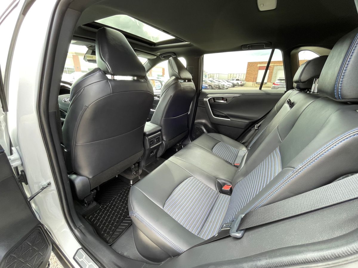 2023 Toyota RAV4 Hybrid - Image 15