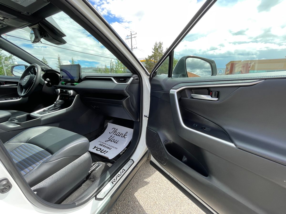 2023 Toyota RAV4 Hybrid - Image 23