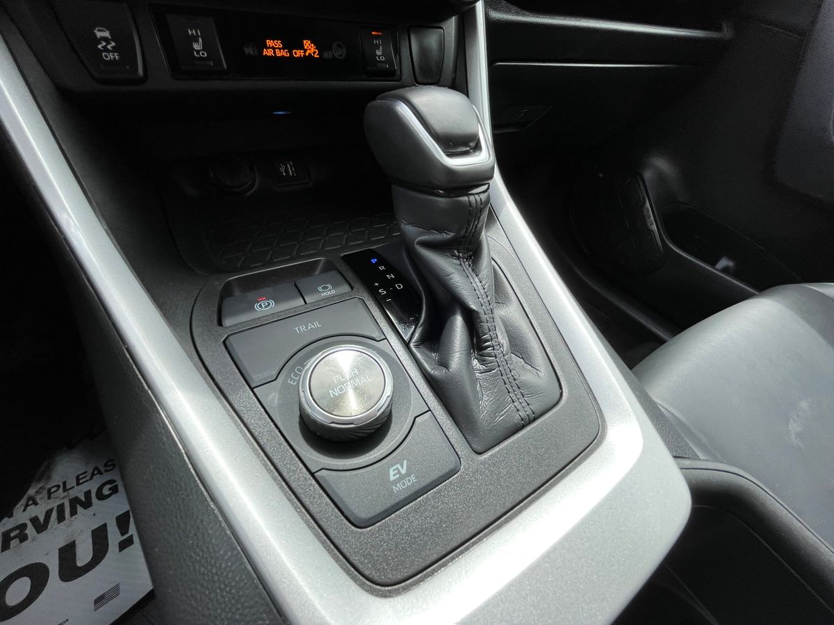 2023 Toyota RAV4 Hybrid - Image 30