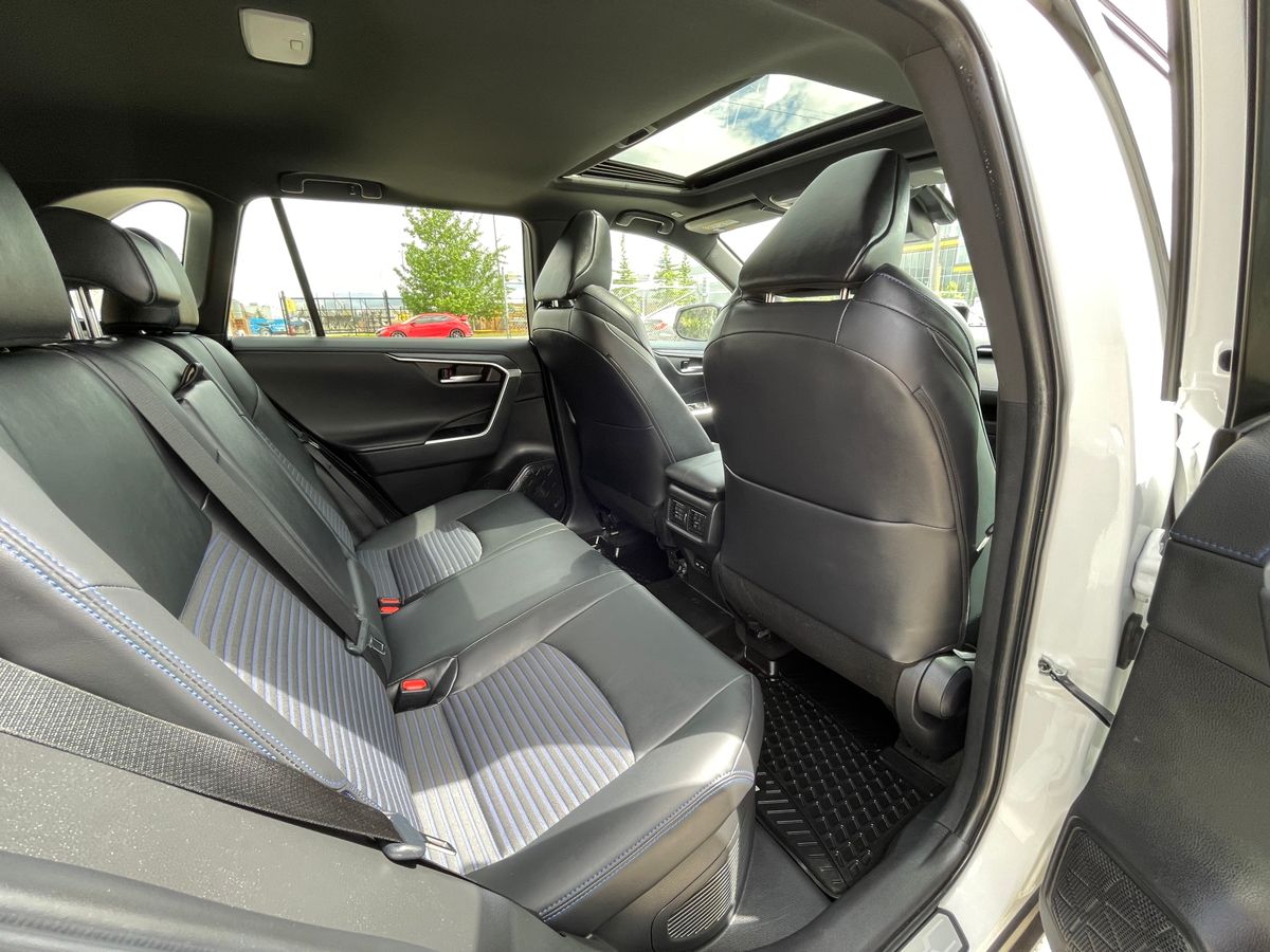 2023 Toyota RAV4 Hybrid - Image 21