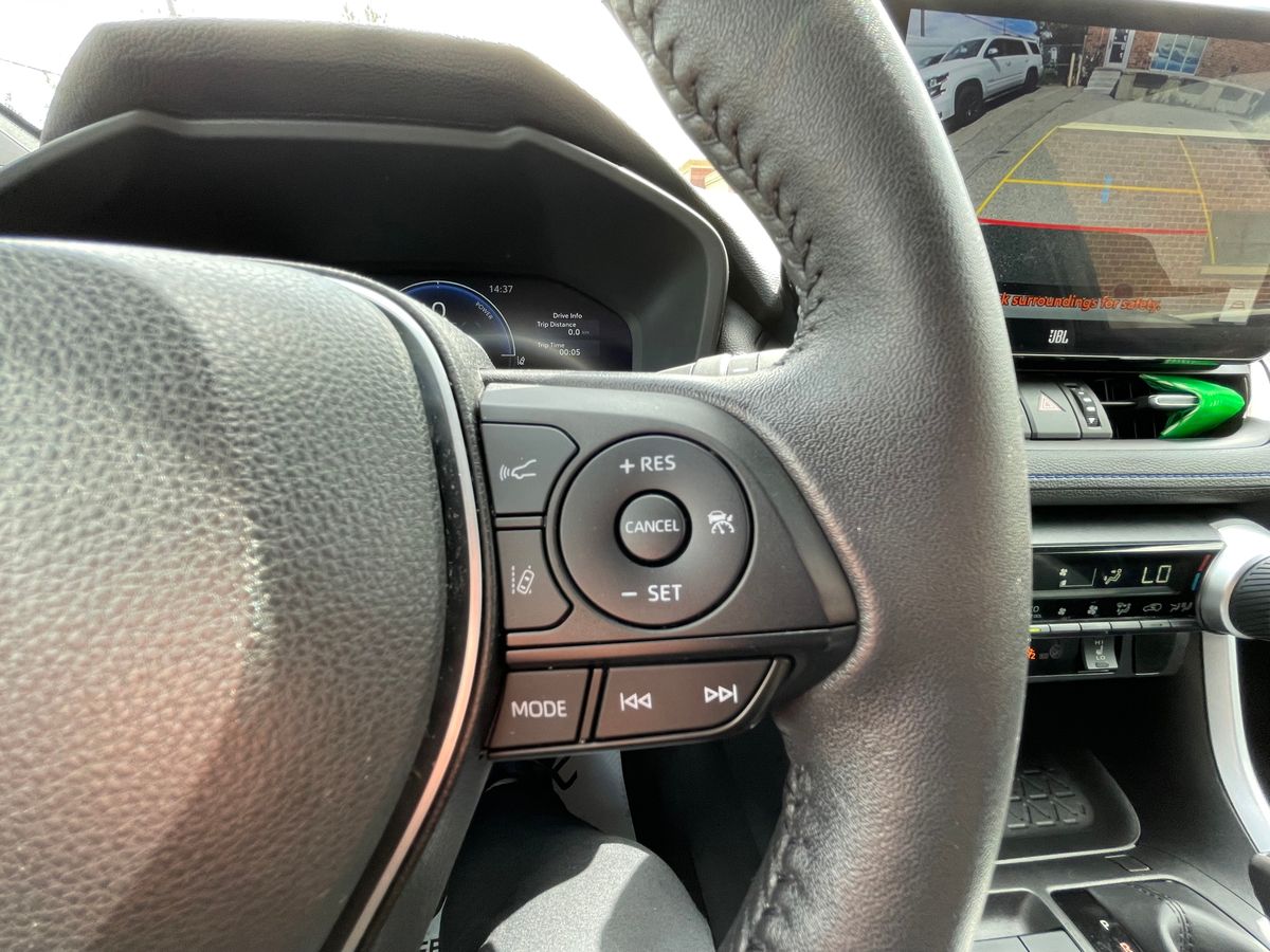 2023 Toyota RAV4 Hybrid - Image 33