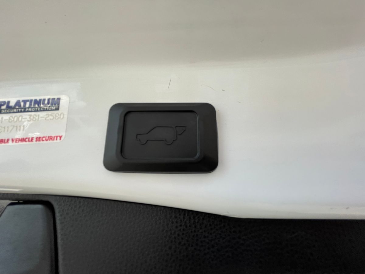 2023 Toyota RAV4 Hybrid - Image 19