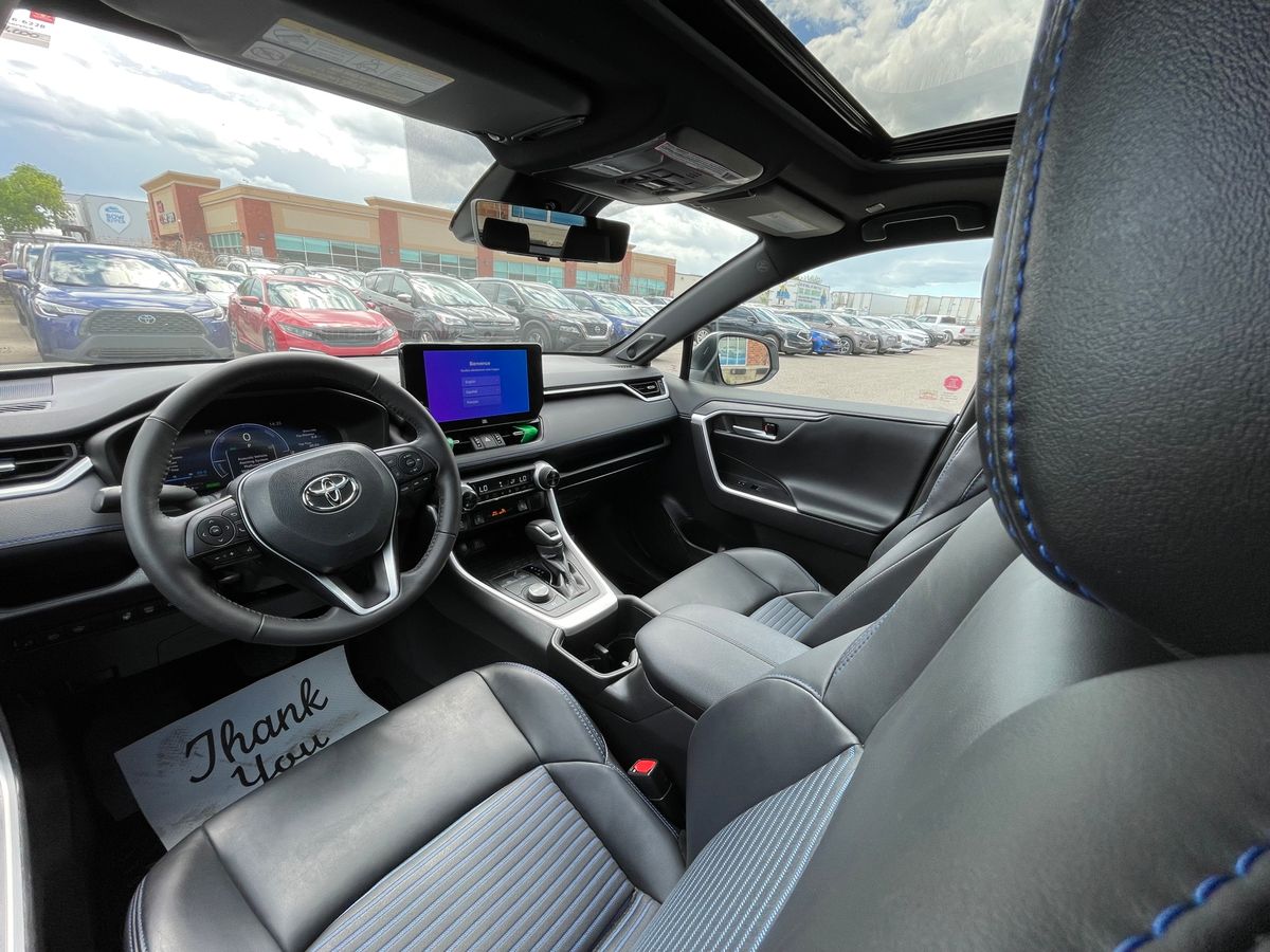 2023 Toyota RAV4 Hybrid - Image 17