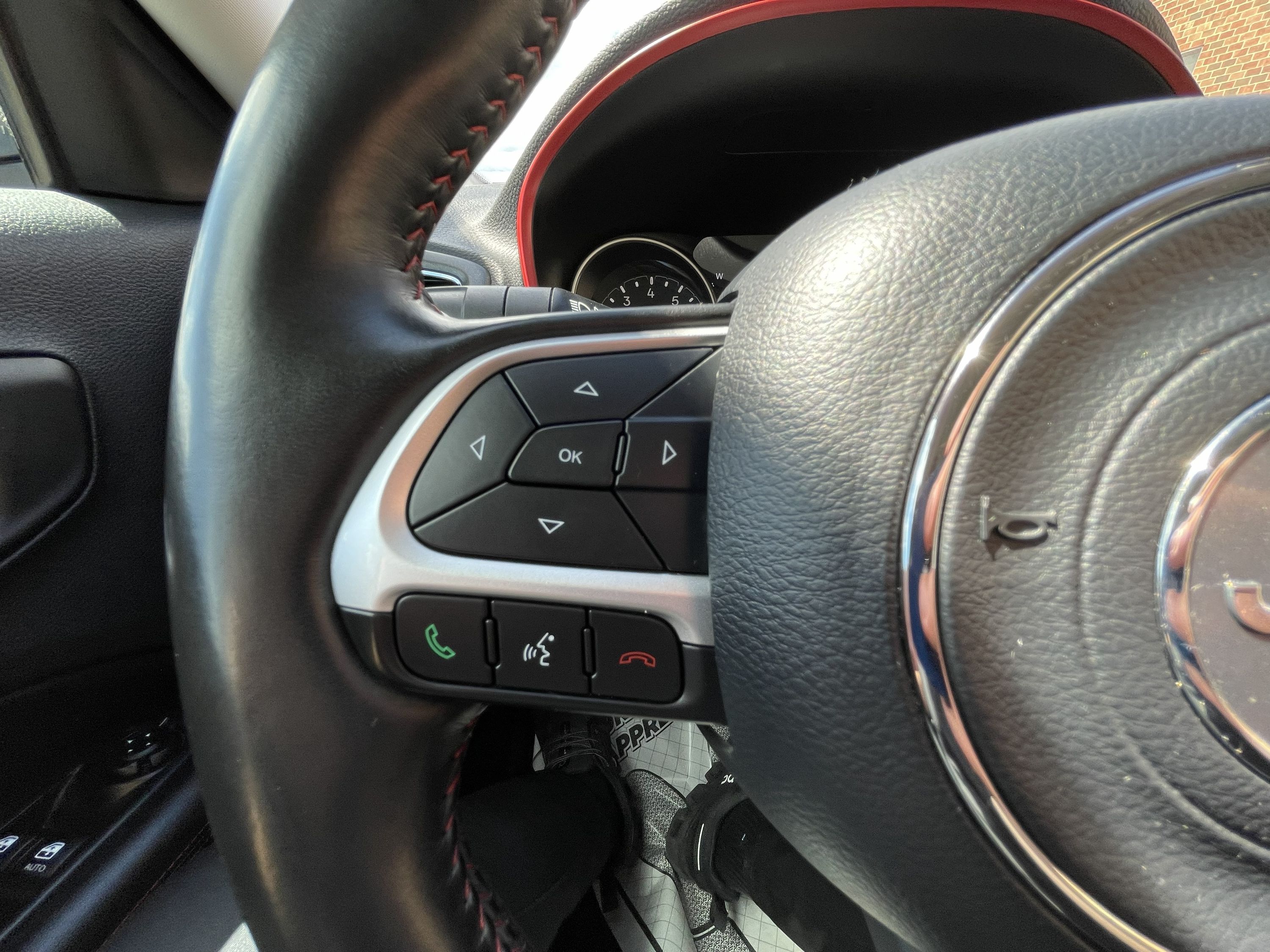 2019 Jeep Compass - Image 32