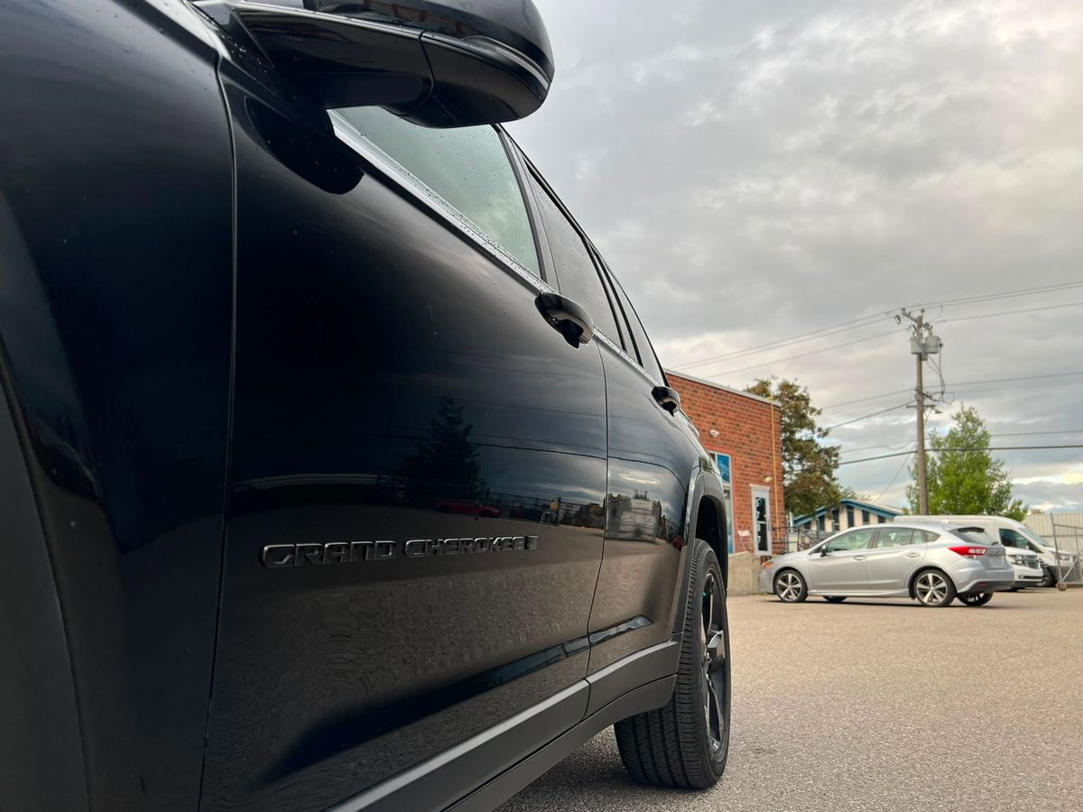 2025 Jeep Grand Cherokee - Image 14