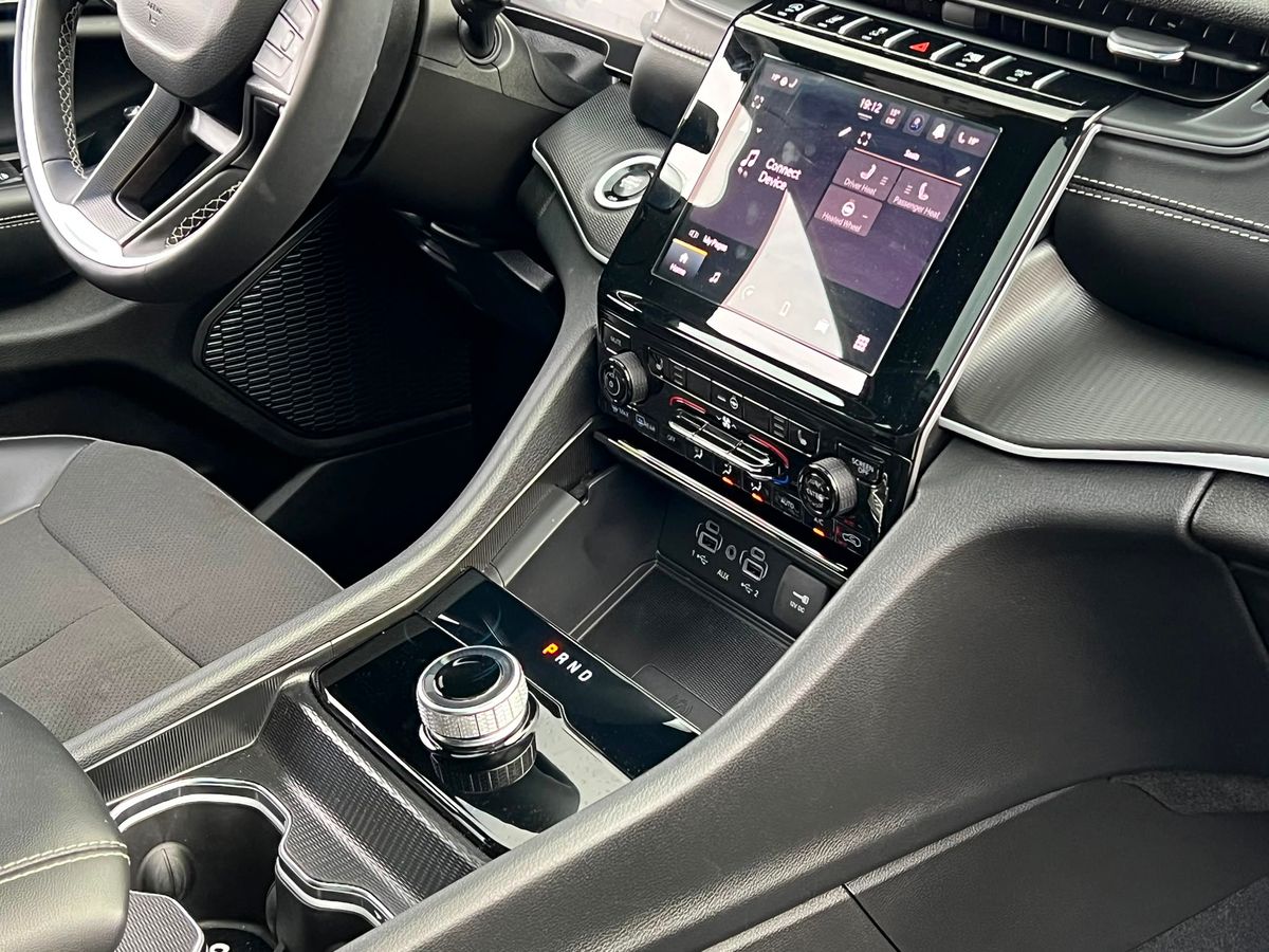 2025 Jeep Grand Cherokee - Image 10