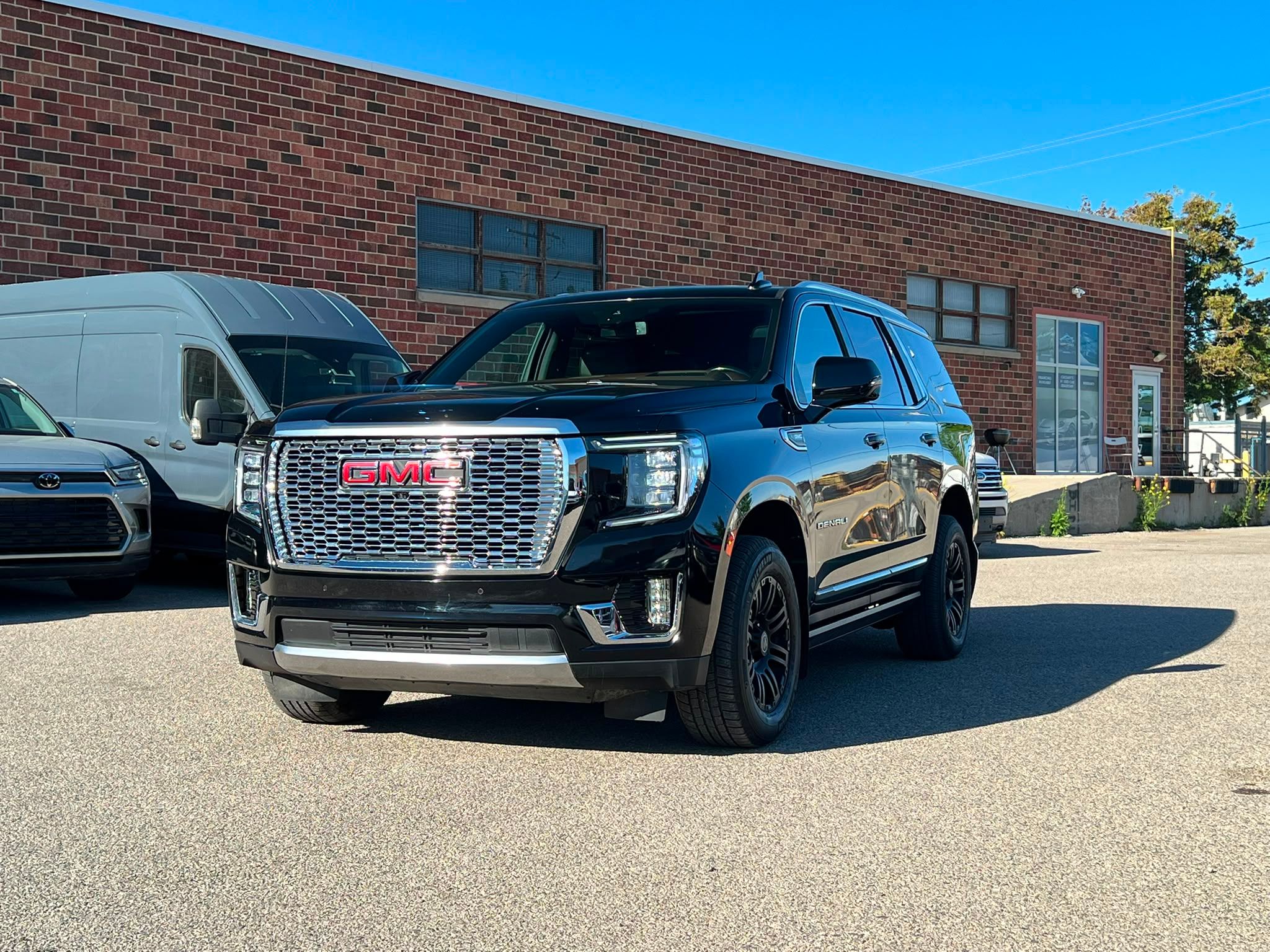 2022 GMC Yukon - Image 8
