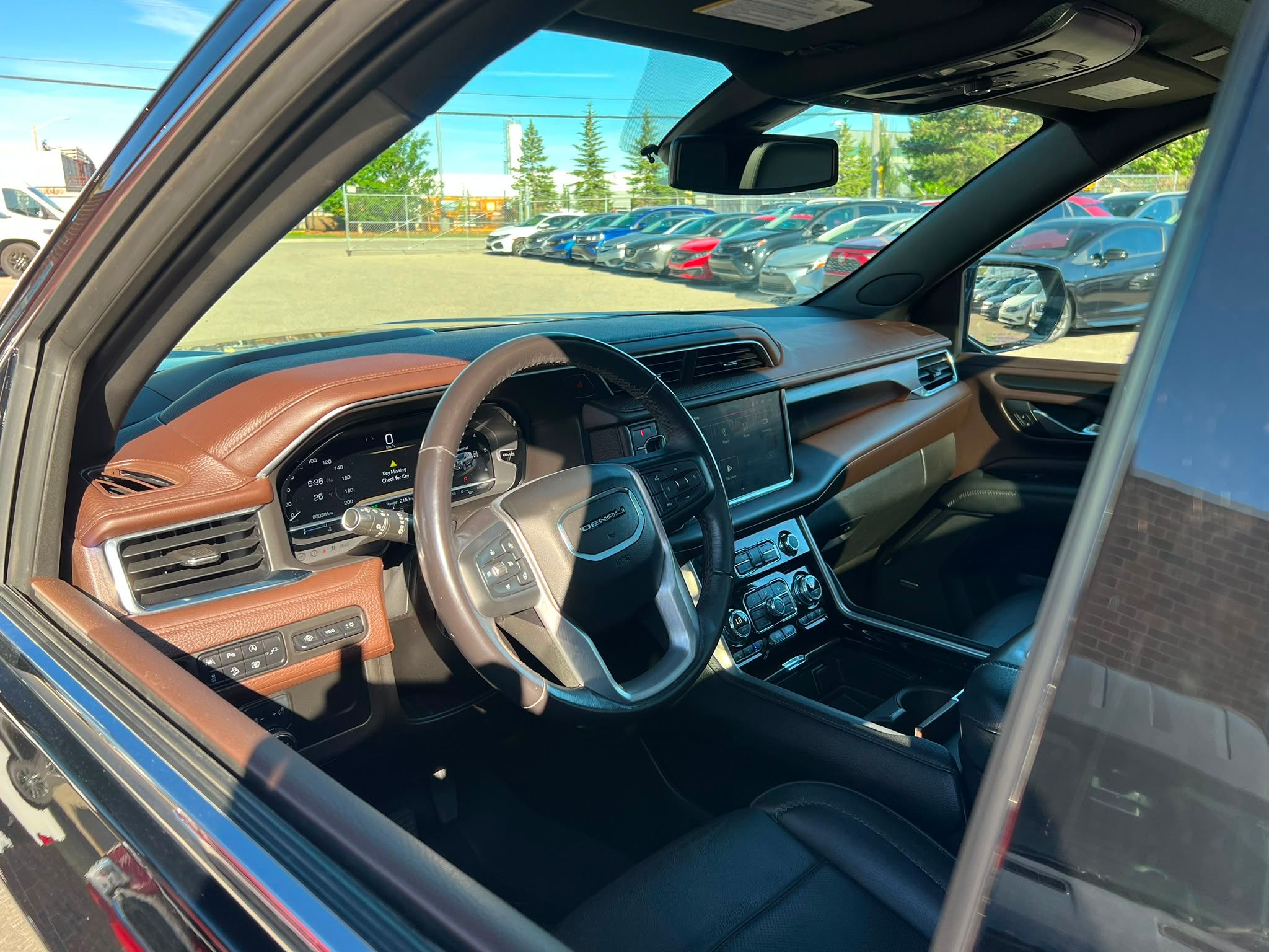 2022 GMC Yukon - Image 35