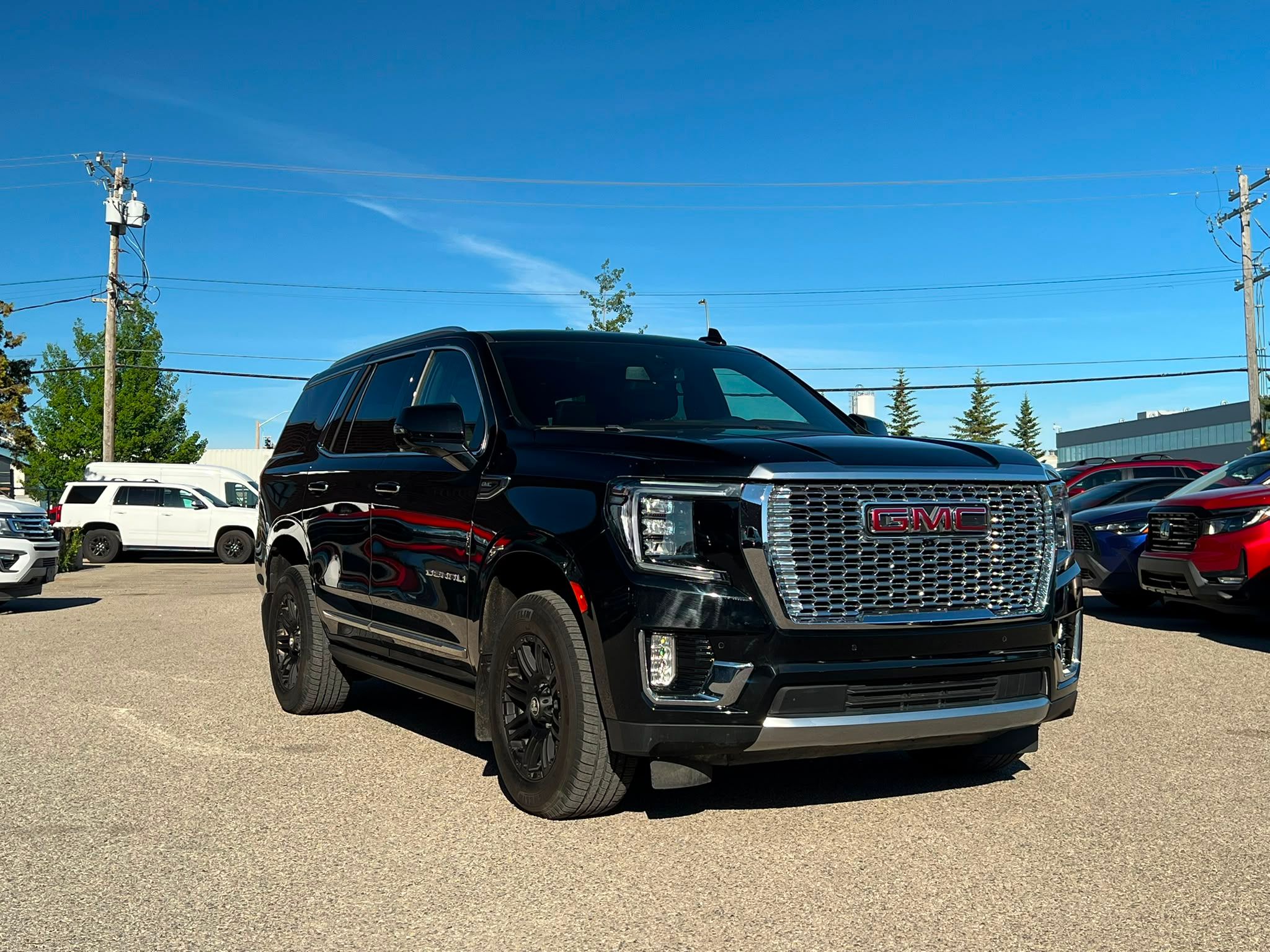 2022 GMC Yukon - Image 14