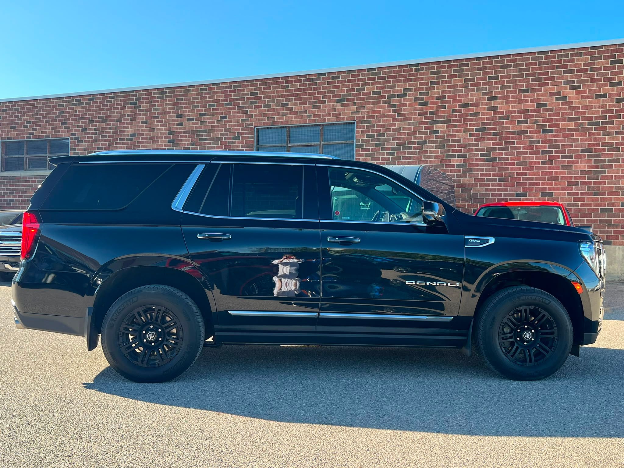 2022 GMC Yukon - Image 10