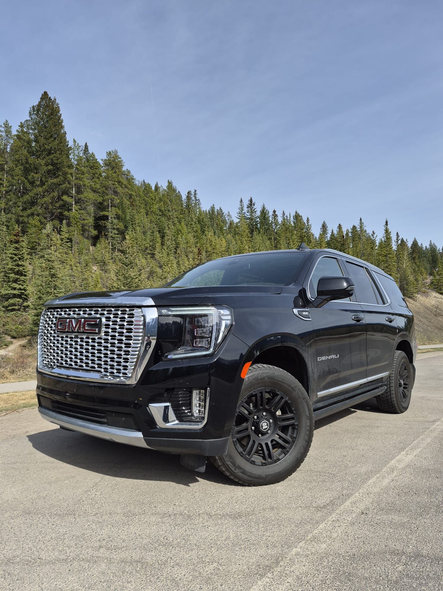 2022 GMC Yukon - Image 15