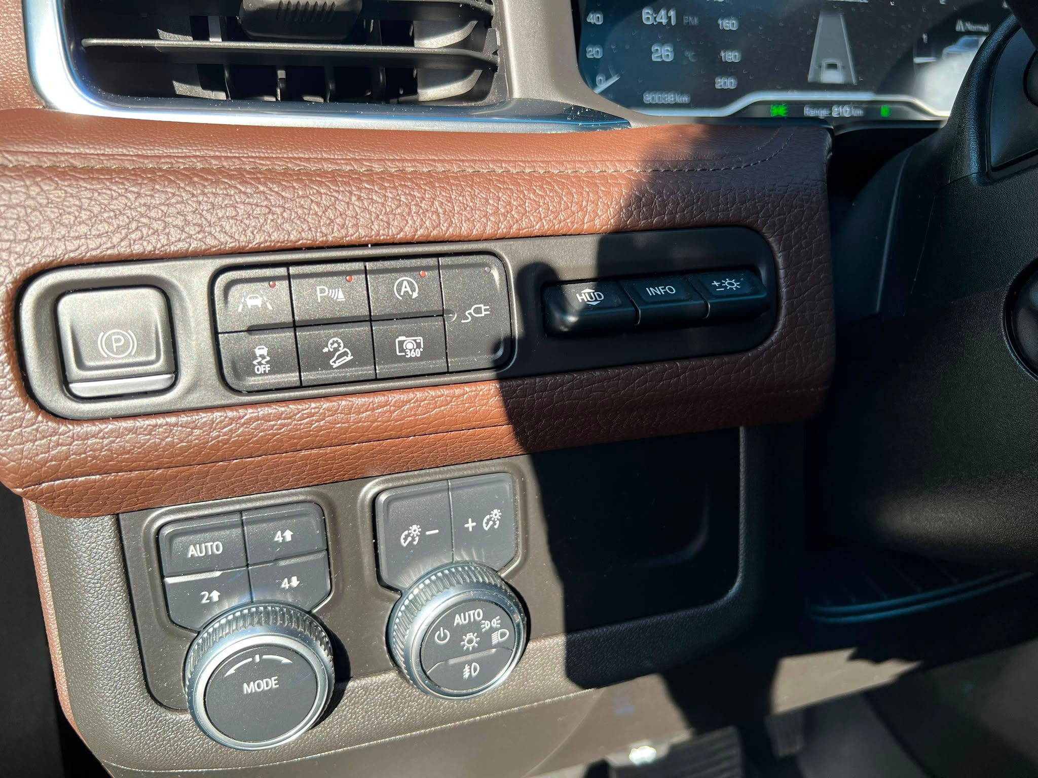 2022 GMC Yukon - Image 31