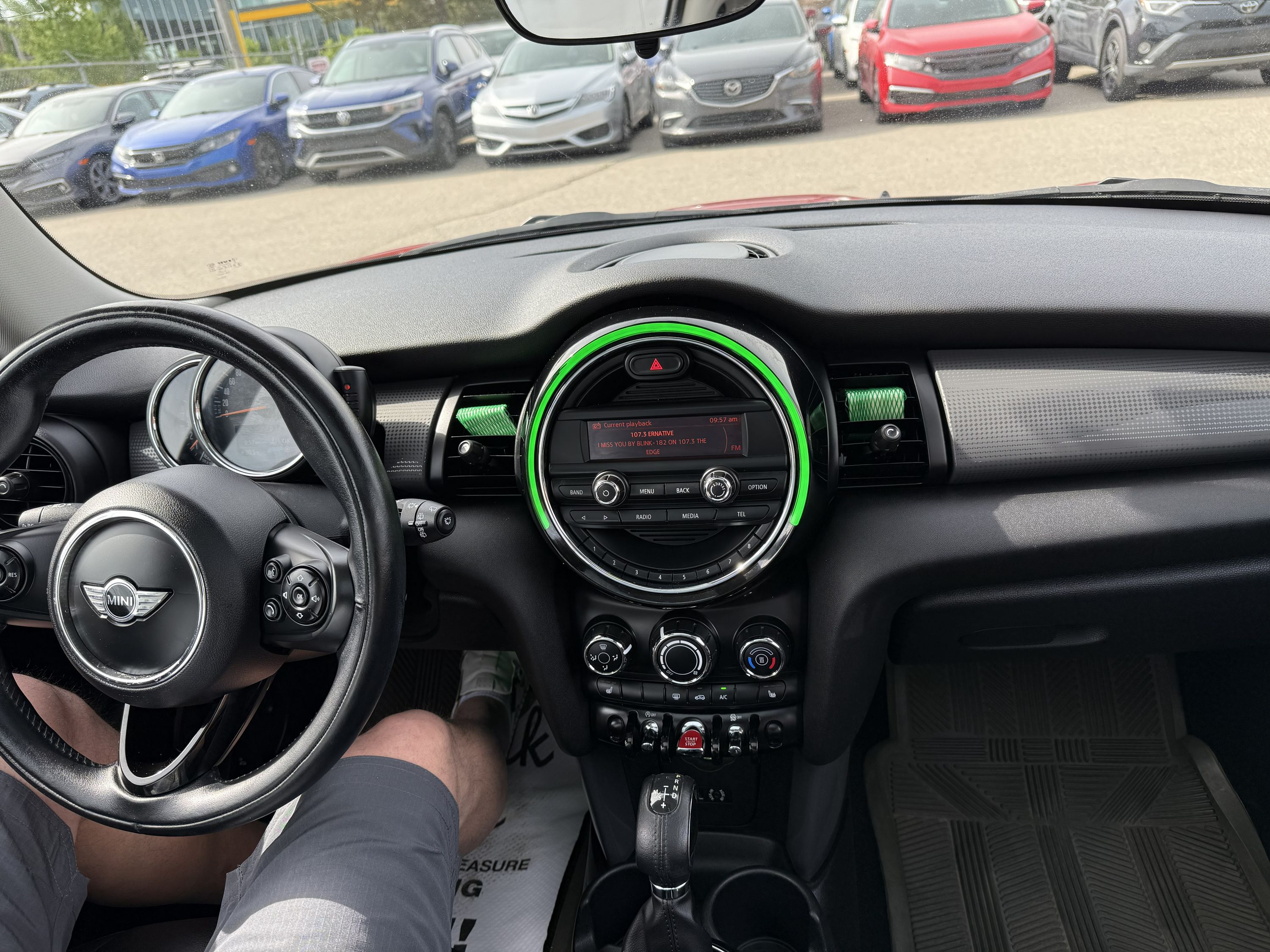 2015 MINI Cooper - Image 21