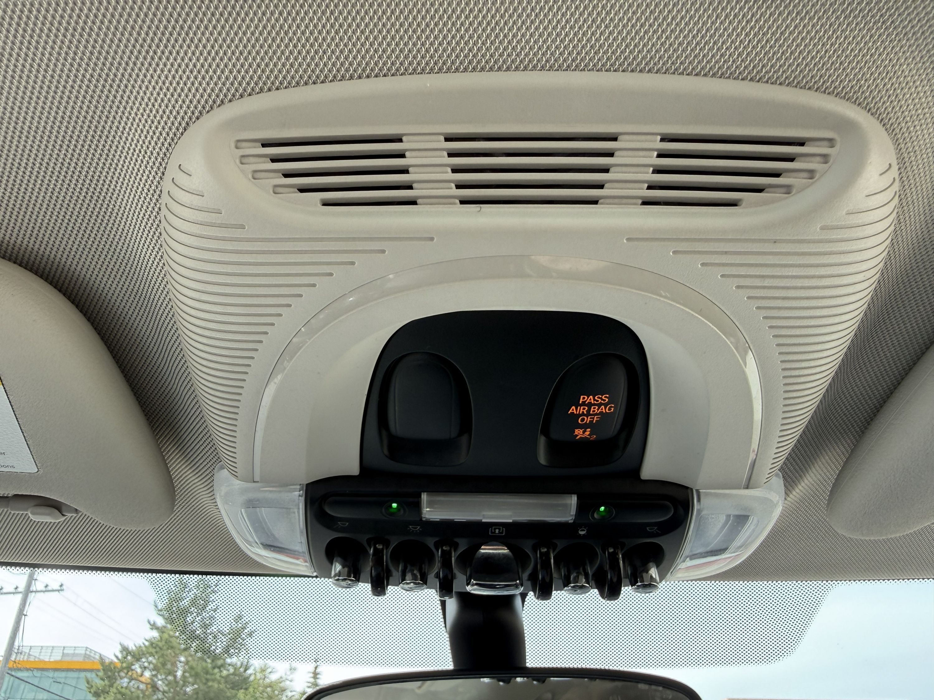 2015 MINI Cooper - Image 20