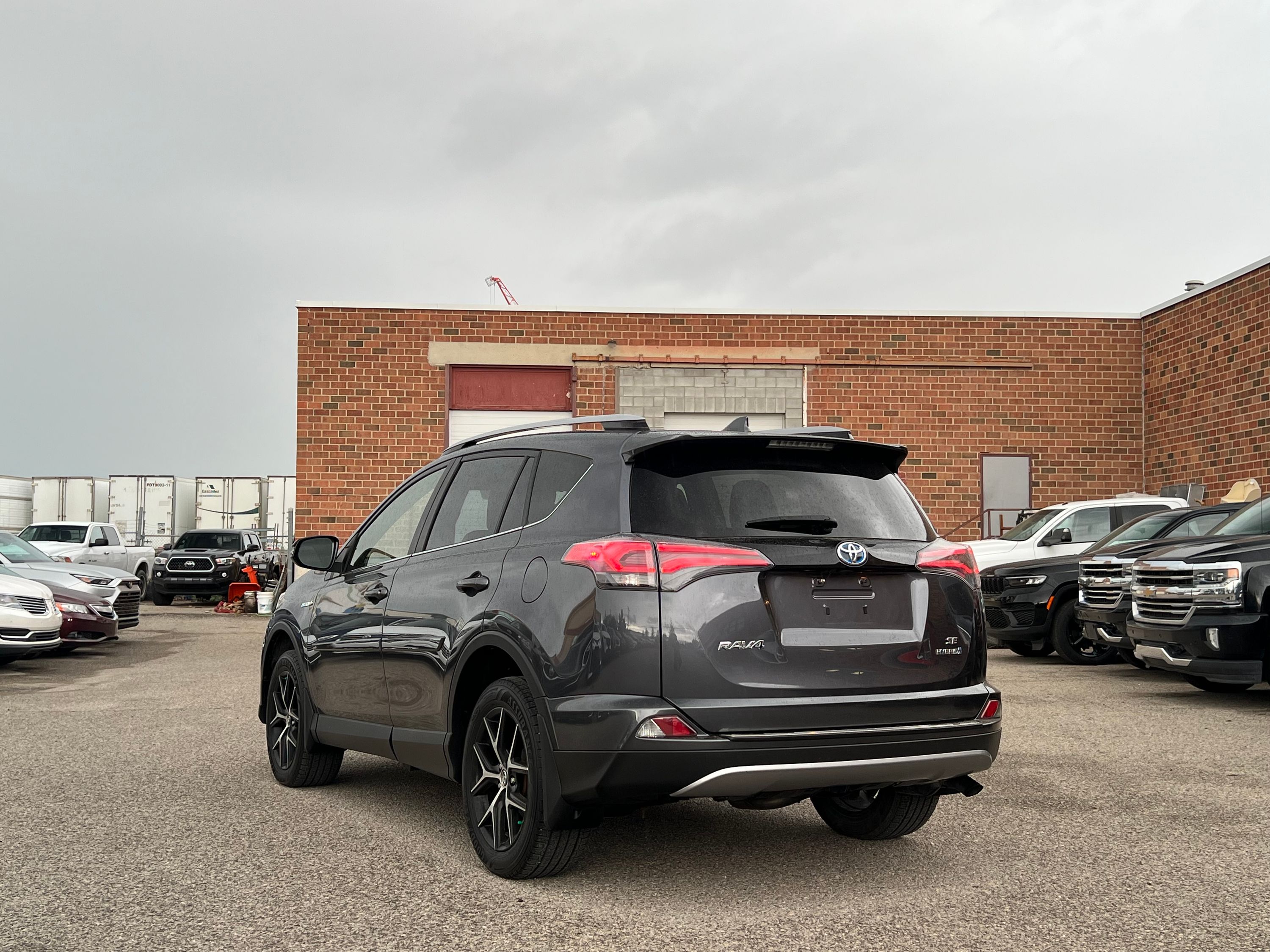 2017 Toyota RAV4 - Image 5