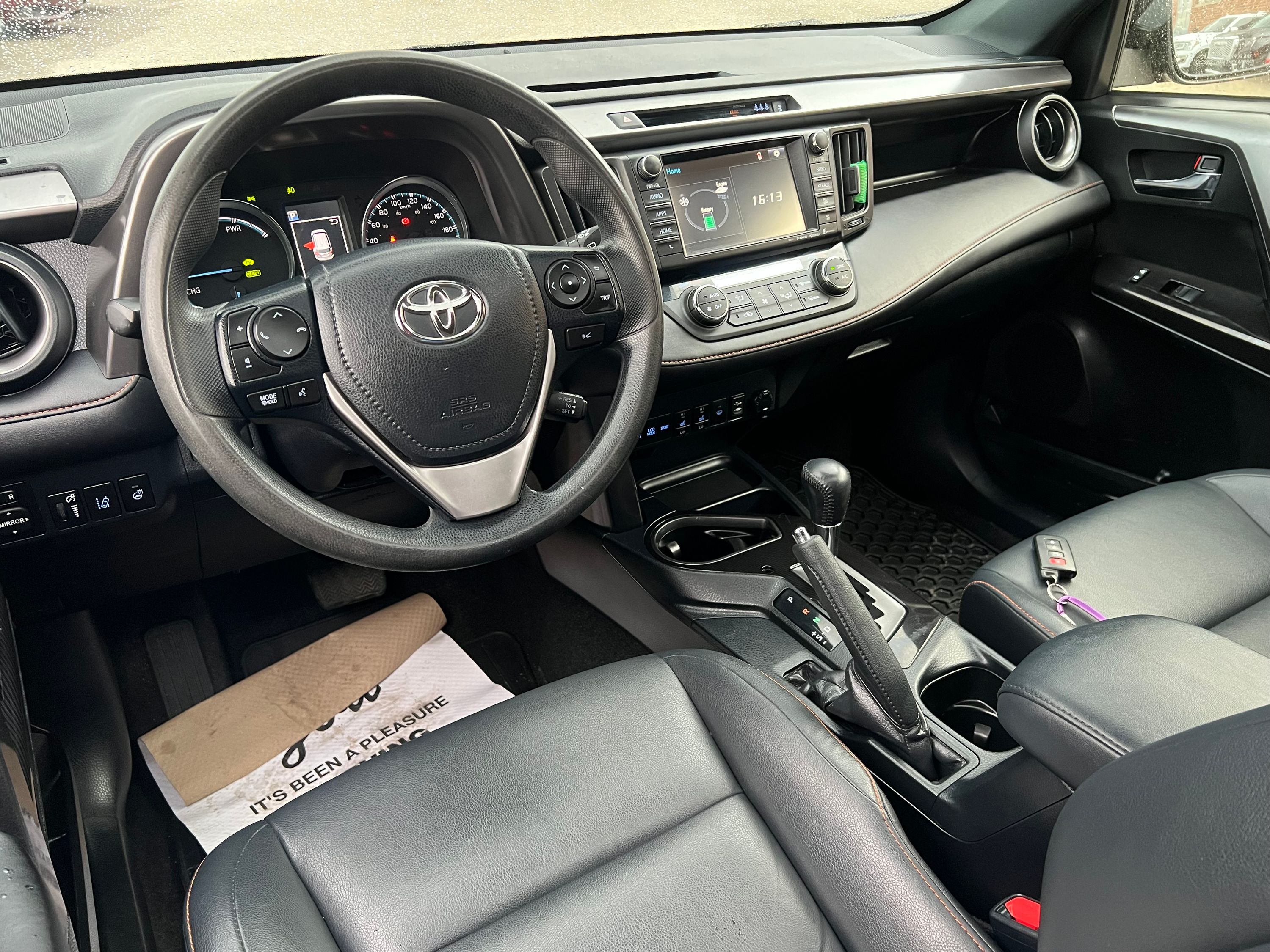 2017 Toyota RAV4 - Image 13