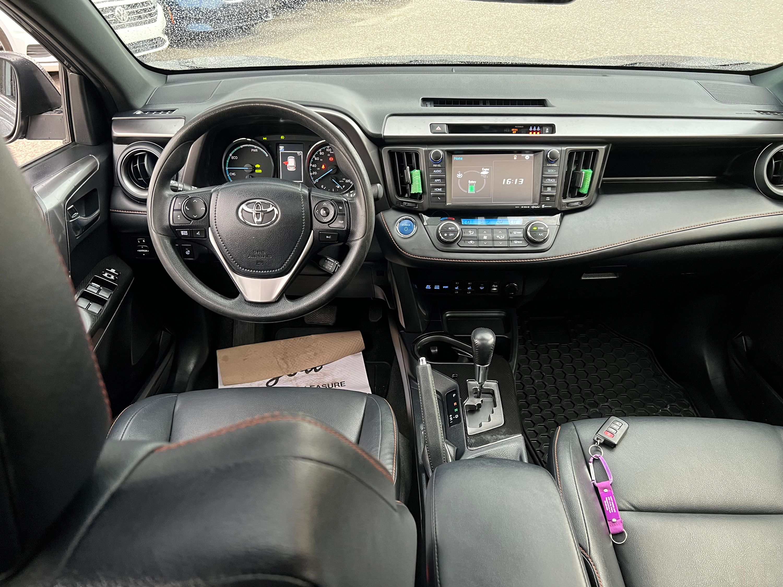 2017 Toyota RAV4 - Image 14