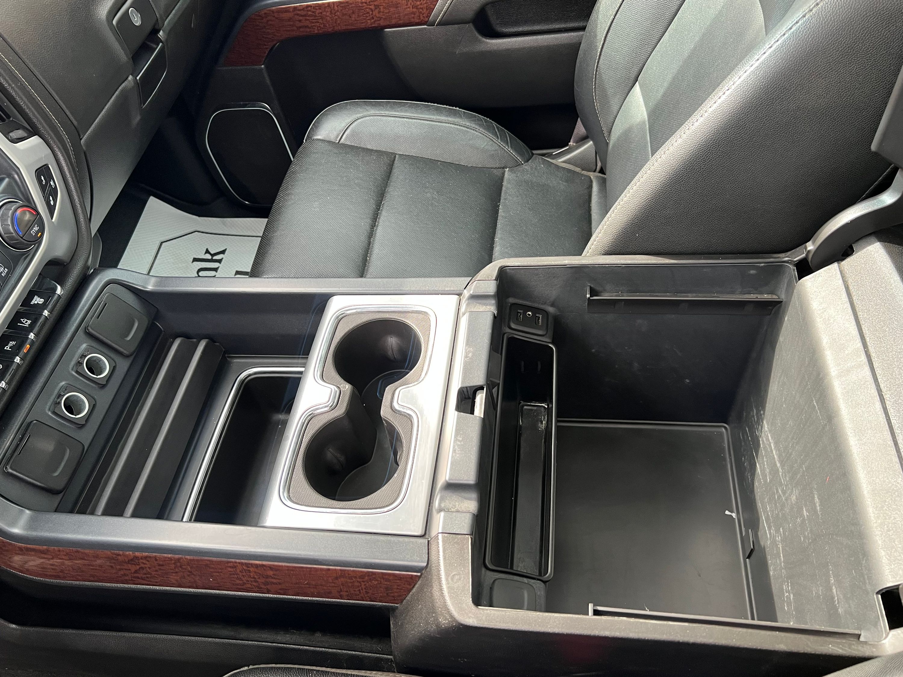 2017 GMC Sierra 3500HD - Image 20