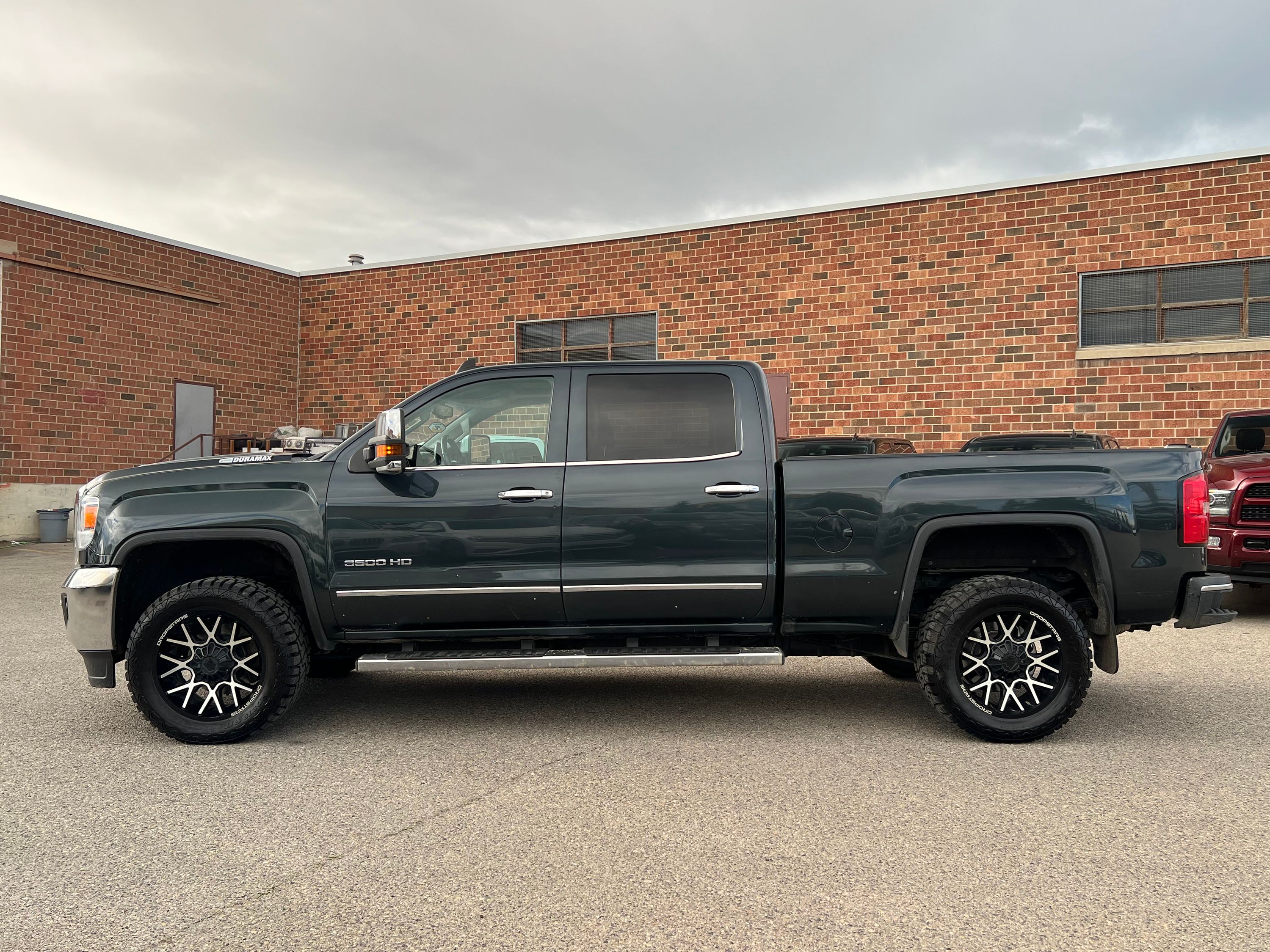 2017 GMC Sierra 3500HD - Image 4